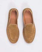Made in Italy Argentario loafer in Marraca suede with textile profiles.
Leather lining and sockliner. Welt detailing in natural leather and lightweight flexible outsole in rubber.
Height of sole: 1.5 cm. Height of heel: 2.5 cm.
Style: #B9320PEGORH
Color: Marraca 244
