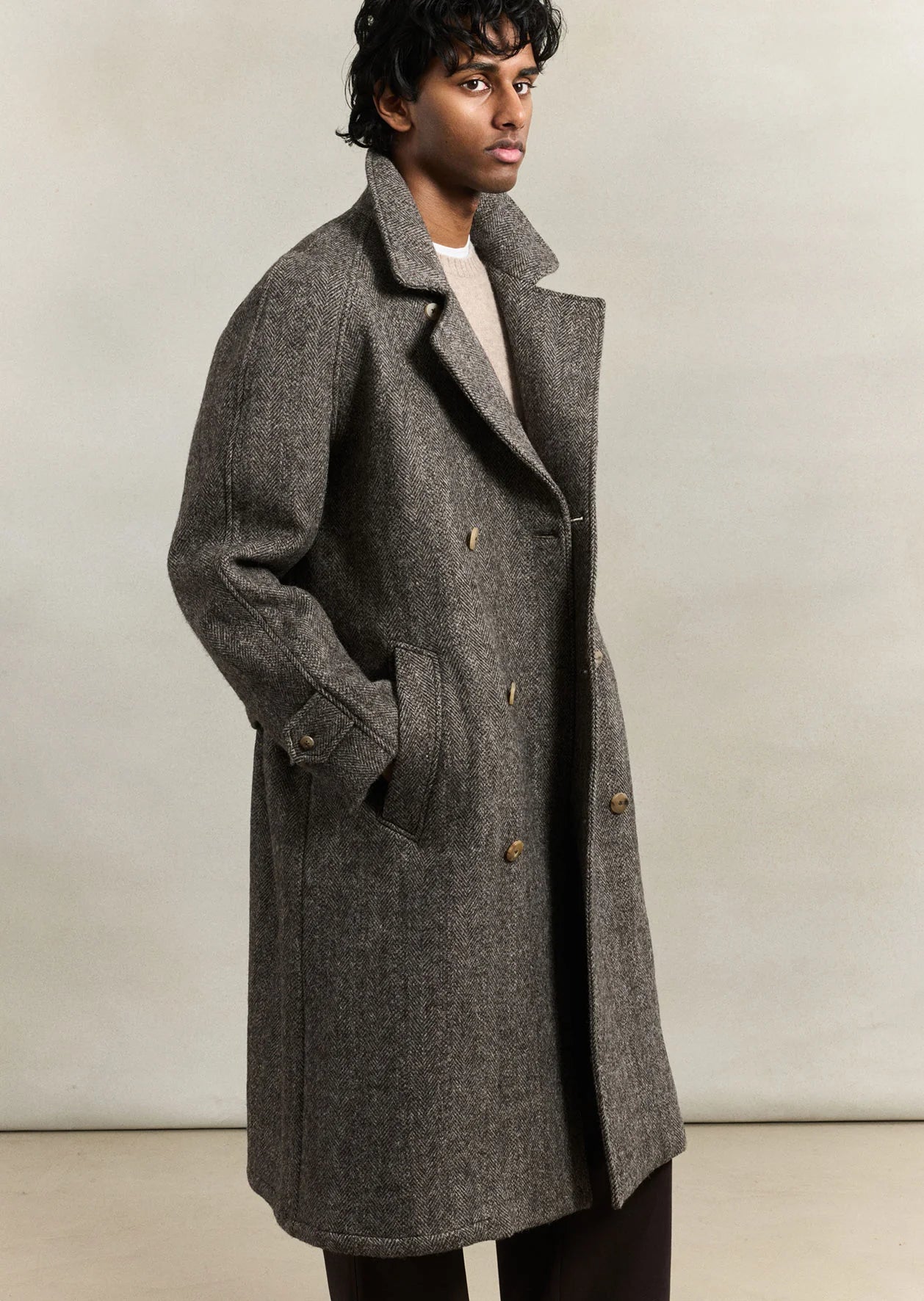 De Bonne Facture Grandad Coat Sonsie Tweed / Undyed Brown Herringbone