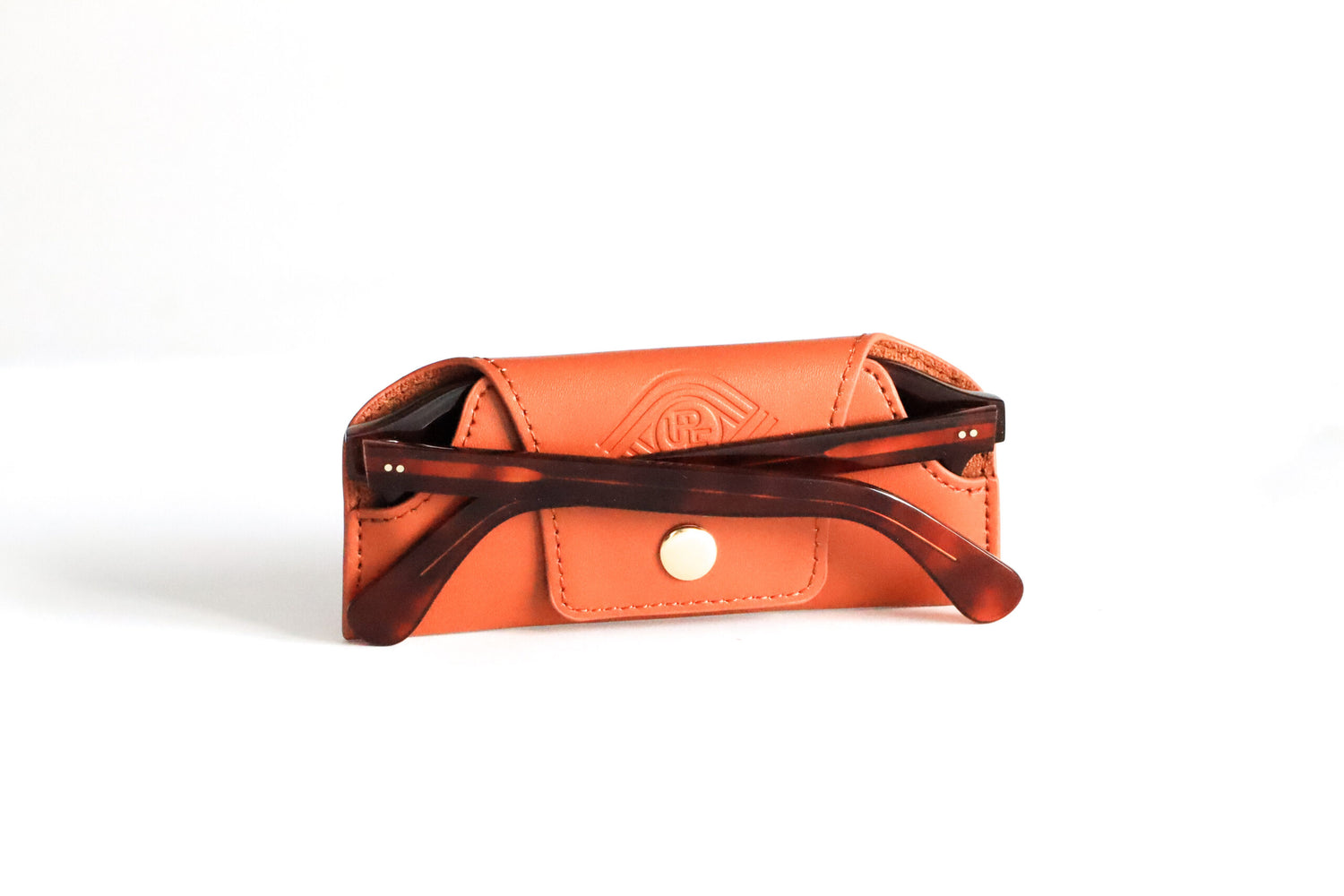 Unisex Model Handcrafted in Reims, France Italian 8 mm Cellulose Acetate Rivet Hinges Keyhole Bridge Category 3 UV400 Organic Sunglass Lenses (UVA & UVB Protection) Comes with a leather case TEMPORAL 142 CALIBER 48,5 BRIDGE 21 ARMS 150