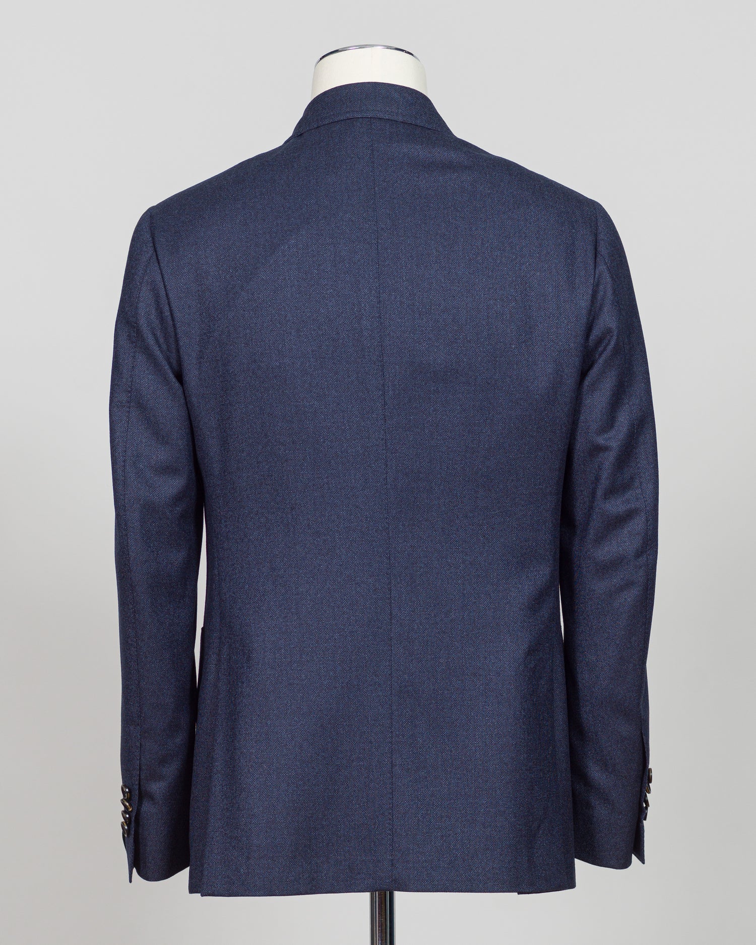 Crafted by Luigi Borrelli, this double breasted blazer in dark blue exemplifies Italian tailoring excellence. The structured silhouette and refined details showcase the brand's mastery of classic menswear construction. Ideal for elevating both business and sophisticated casual wardrobes, this piece pairs seamlessly with dress trousers, chinos, or tailored denim. The versatile dark blue tone ensures year round styling flexibility and enduring relevance in any discerning gentleman's collection.
Perfect for c