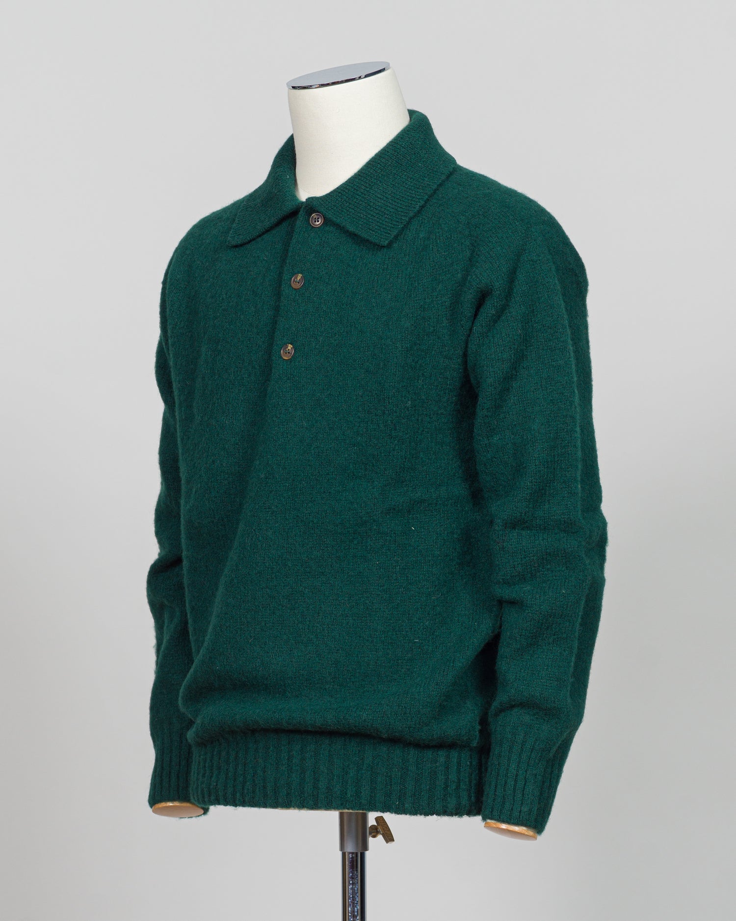 Crafted from luxurious shaggy wool, this Harley of Scotland polo combines traditional Scottish heritage with refined versatility. The textured knit delivers exceptional softness and warmth. Perfect for layering or wearing standalone, it transitions seamlessly from casual weekends to smart-casual occasions. The structured polo collar and quality construction ensure lasting appeal season after season.