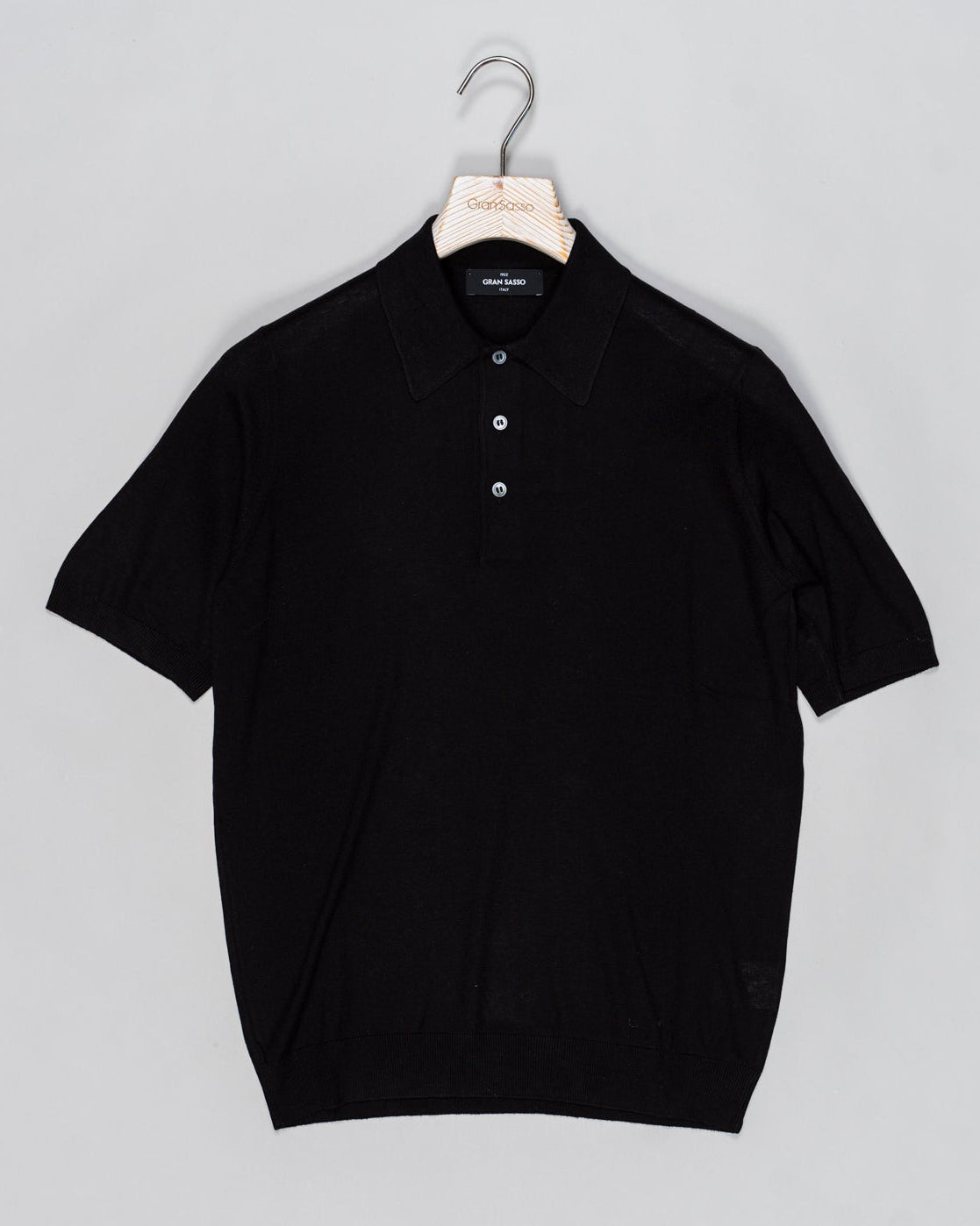 Composition: 100% Silk
Color: 099 / Black
Article: 43110 / 23503
Model: Tennis M/M
Made in Italy Gran Sasso Silk Polo / Black