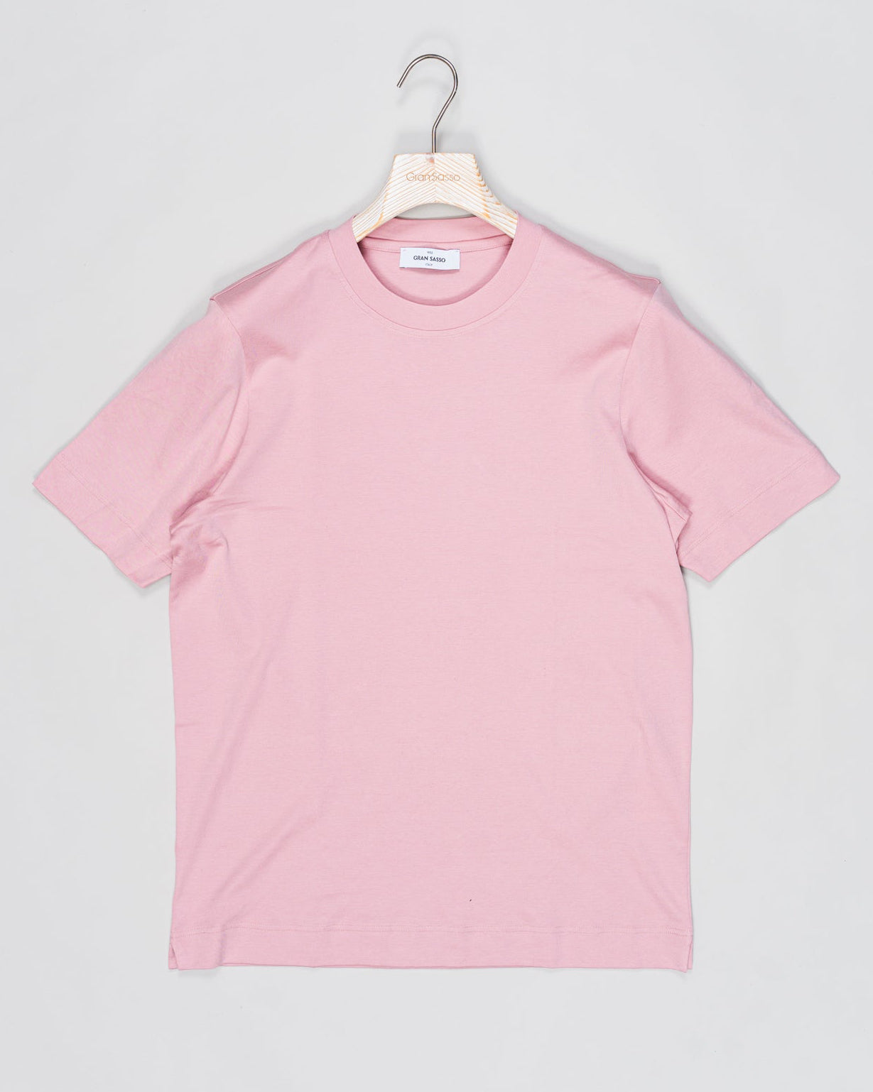 Art. 60139 / 81001
Col 243 / Pink
Composition 100% cotton
Made in Italy Gran Sasso Cotton T-Shirt / Pink