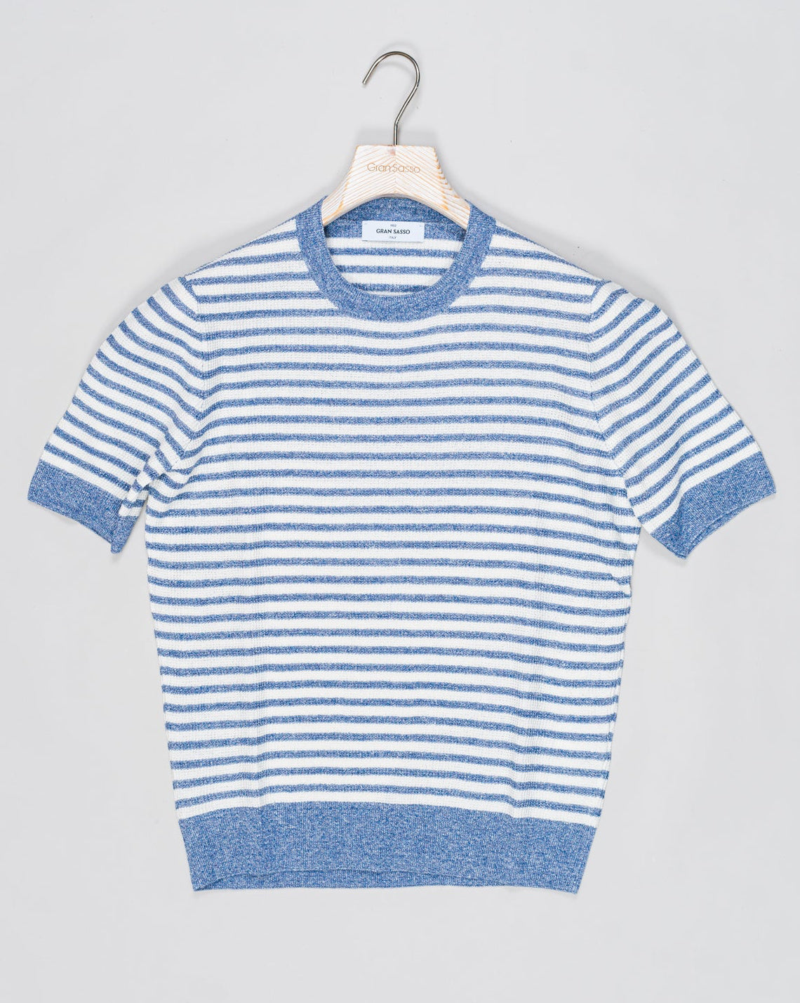 Composition: 68% Linen 32% Cotton
Color: 565 / Light Blue & White
Article: 57193 / 18669
Model: Paricollo M/M
Made in Italy Gran Sasso Striped T-Shirt / Light Blue & White