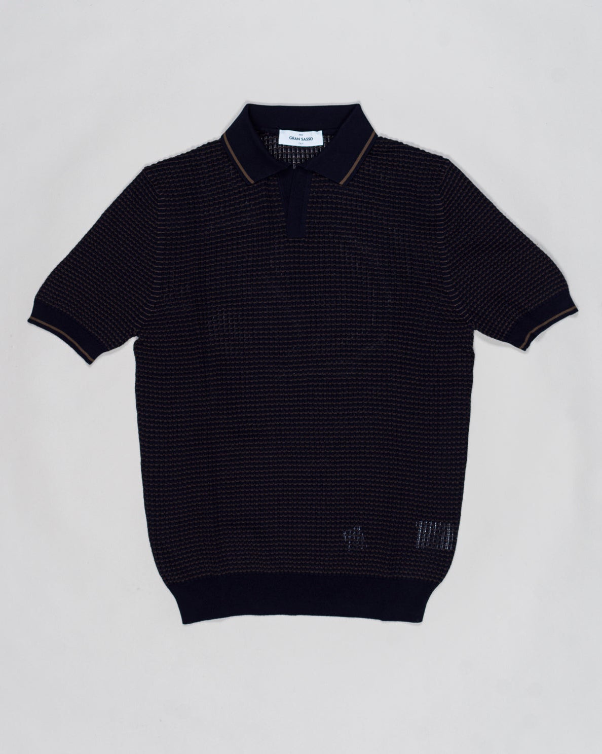 Composition: 100% Cotton
Color: 598 / Navy
Article: 57191 / 20650
Model: Tennis M/M
Made in Italy Gran Sasso Contrast Capri Collar Shirt / Navy