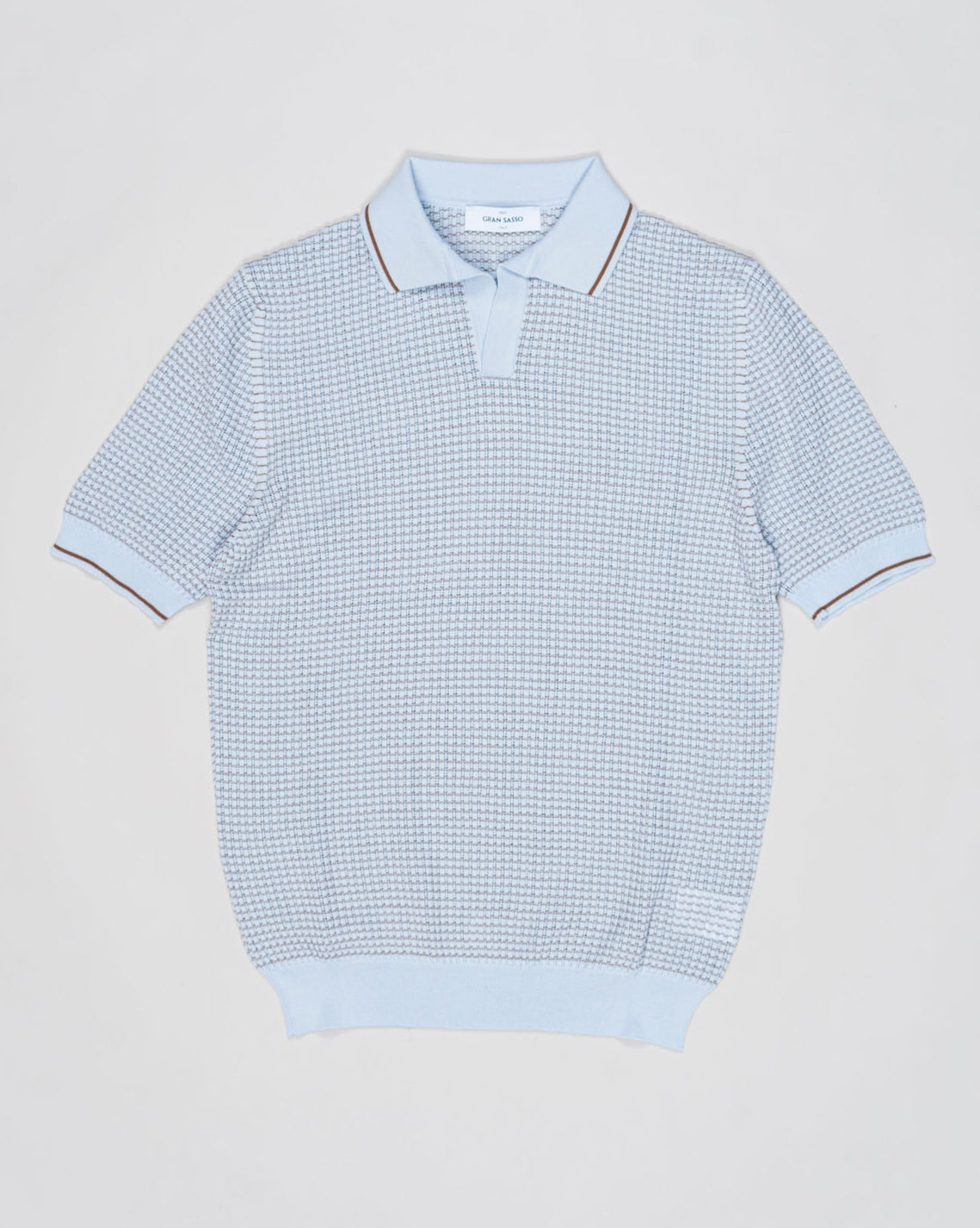 Composition: 100% Cotton
Color: 509 / Light Blue
Article: 57191 / 20650
Model: Tennis M/M
Made in Italy Gran Sasso Contrast Capri Collar Shirt / Light Blue