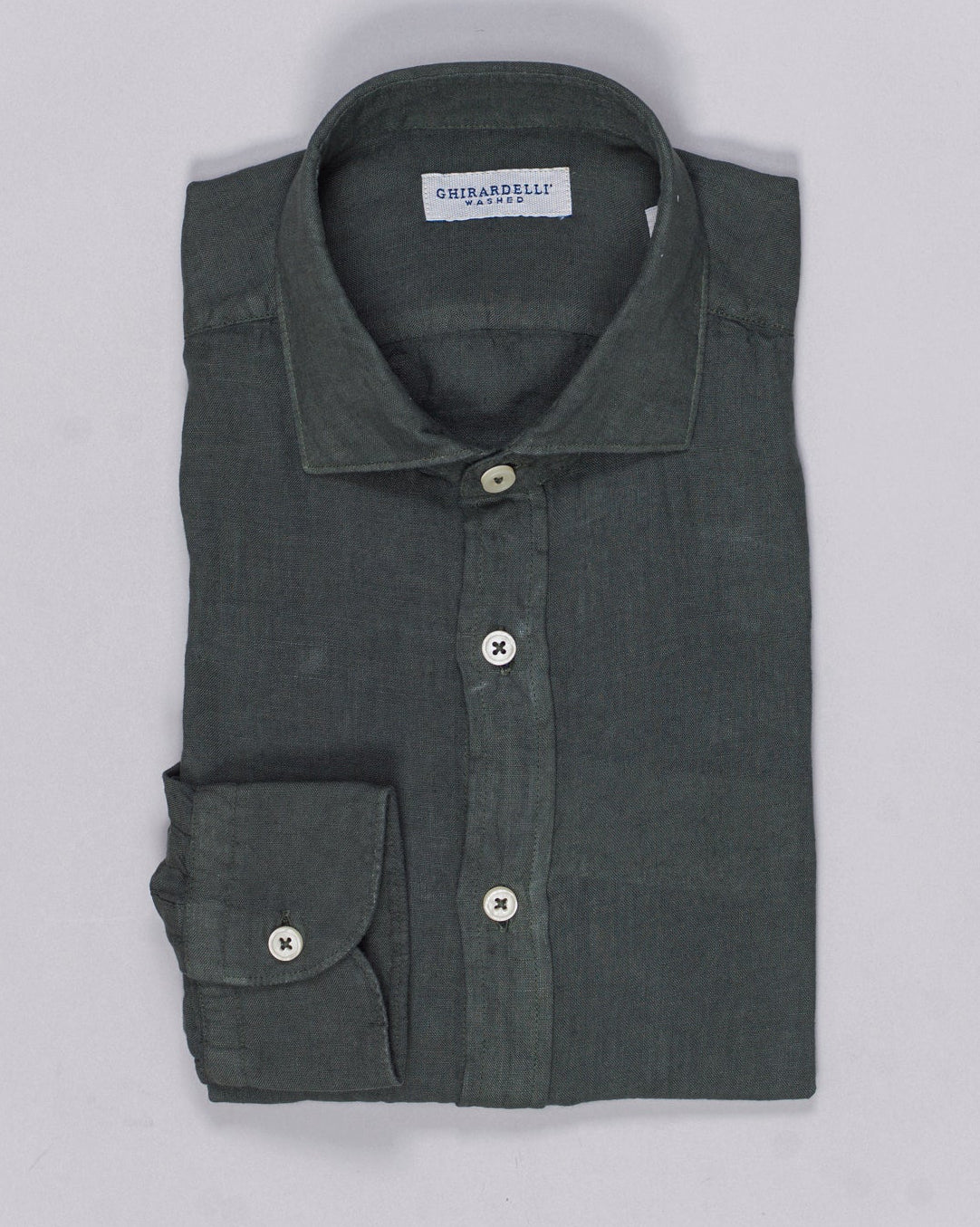 Cutaway collar
Curved hem
Front placket
100% linen
Art. TC 162
Mod. 65/TC
Color: 244 Olive Green Ghirardelli Linen Shirt / Olive Green