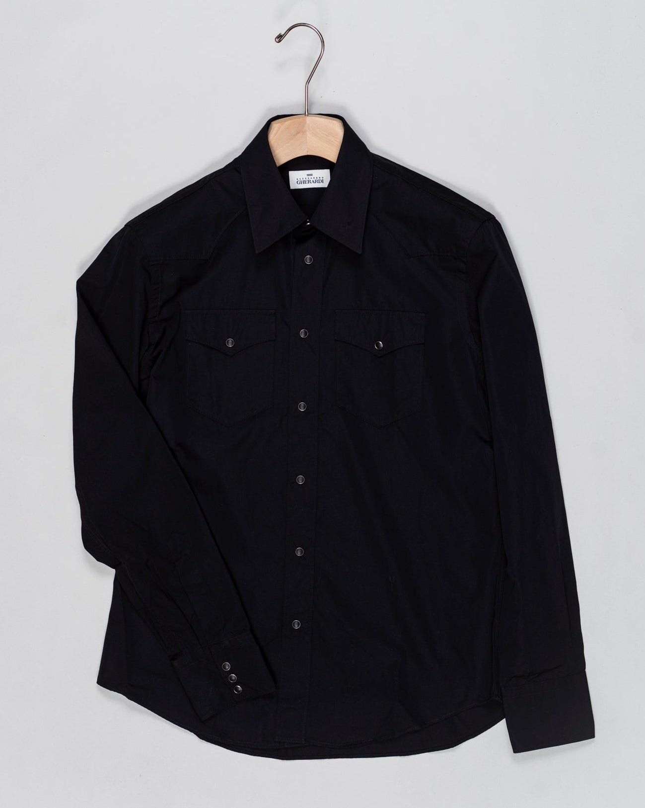 Composition: 100% Cotton
Snap buttons on front and cuffs
Article: 1029 599
Model: WEST
Color: Black
Made in Italy Alessandro Gherardi Cotton Western Shirt / Black