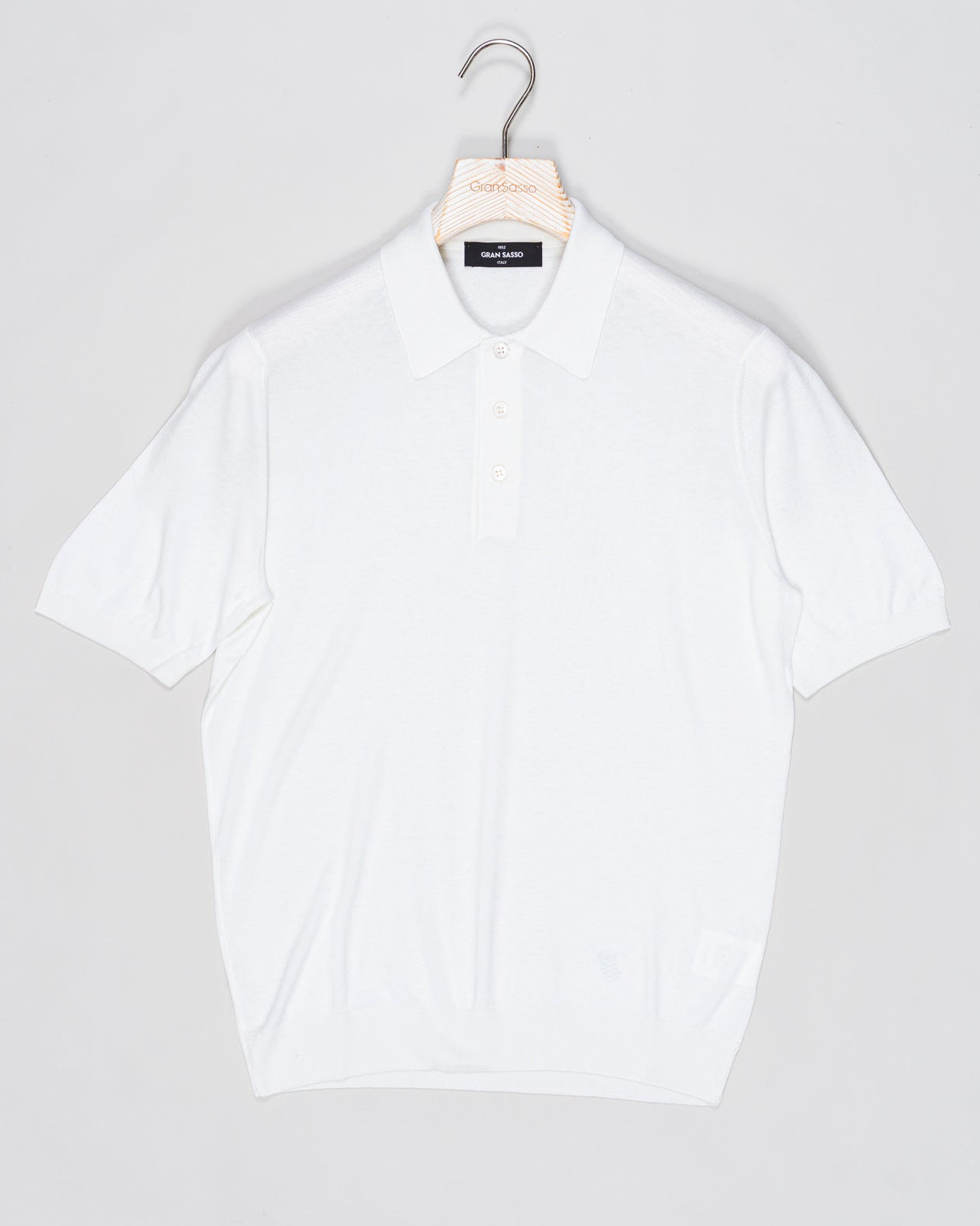 Composition: 100% Silk
Color: 005 / Off White
Article: 43110 / 23503
Model: Tennis M/M
Made in Italy Gran Sasso Silk Polo / Off White