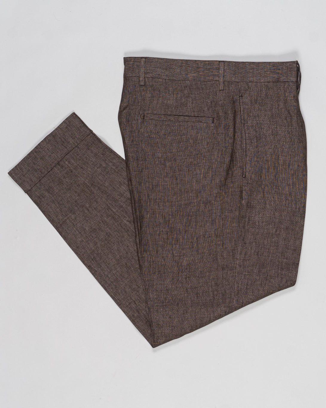 Composition: 100% Linen
Model: Chiaia Long
Article: lm104
Color: Brown
PU19CHIAIALONGLM104 62034990
Made in Martina France, Puglia, Italy Berwich Chiaia Long Linen 1 Pleat Trousers / Brown