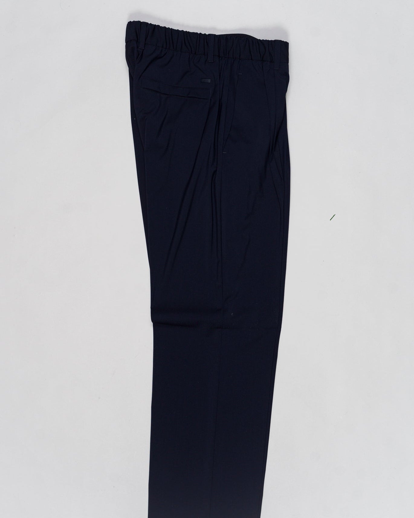 Elastic with drawstring waist
Zip and snap button fastening
Slanted pockets
Back pocket with snap button
Article: PT000183U 33484
Color: 9200 / Navy
Made in Republic of Moldova Herno Wool & Nylon Stretch Trousers / Navy