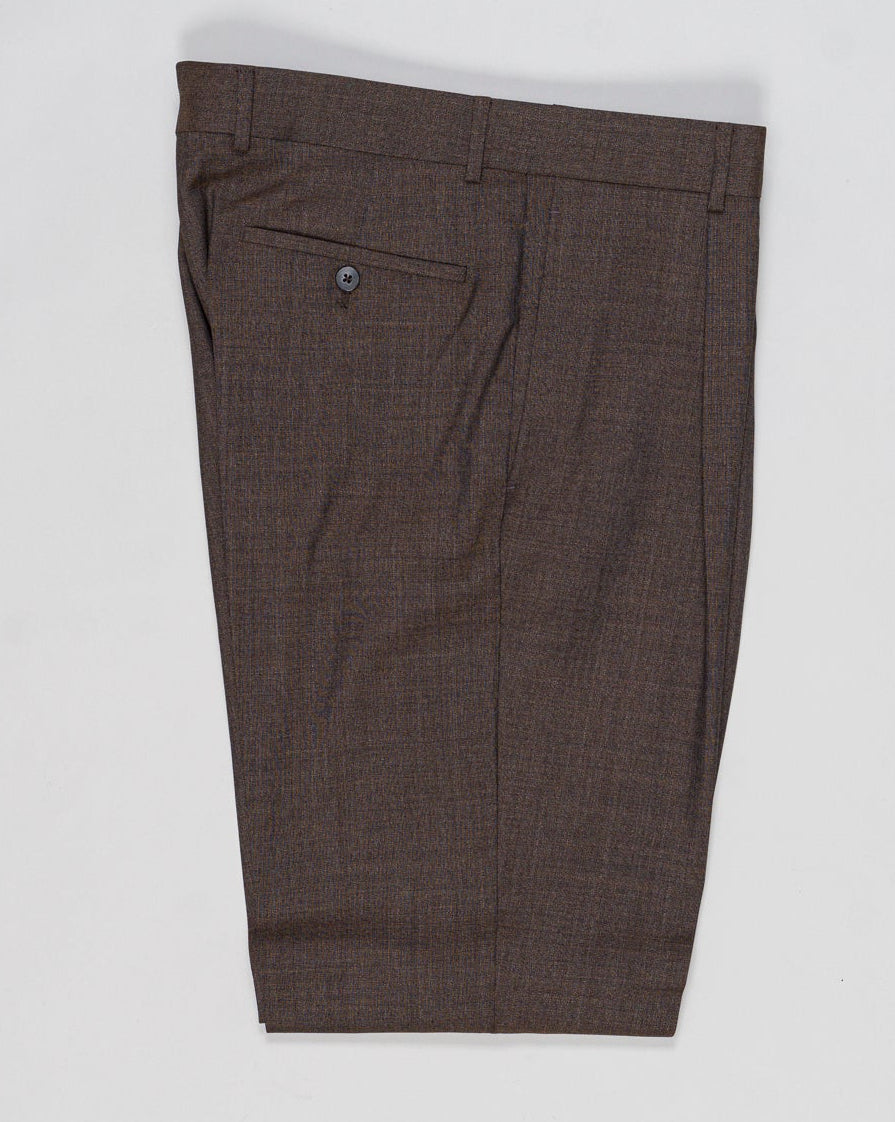 Belt loops
Single pleat
Slanted side pockets
Welted back pockets with buttons
Composition: 100% Wool
Article: PE0595
Model: C518AZ
Color: 0550 / Brown Caruso Wool Trousers / Brown made In Italy