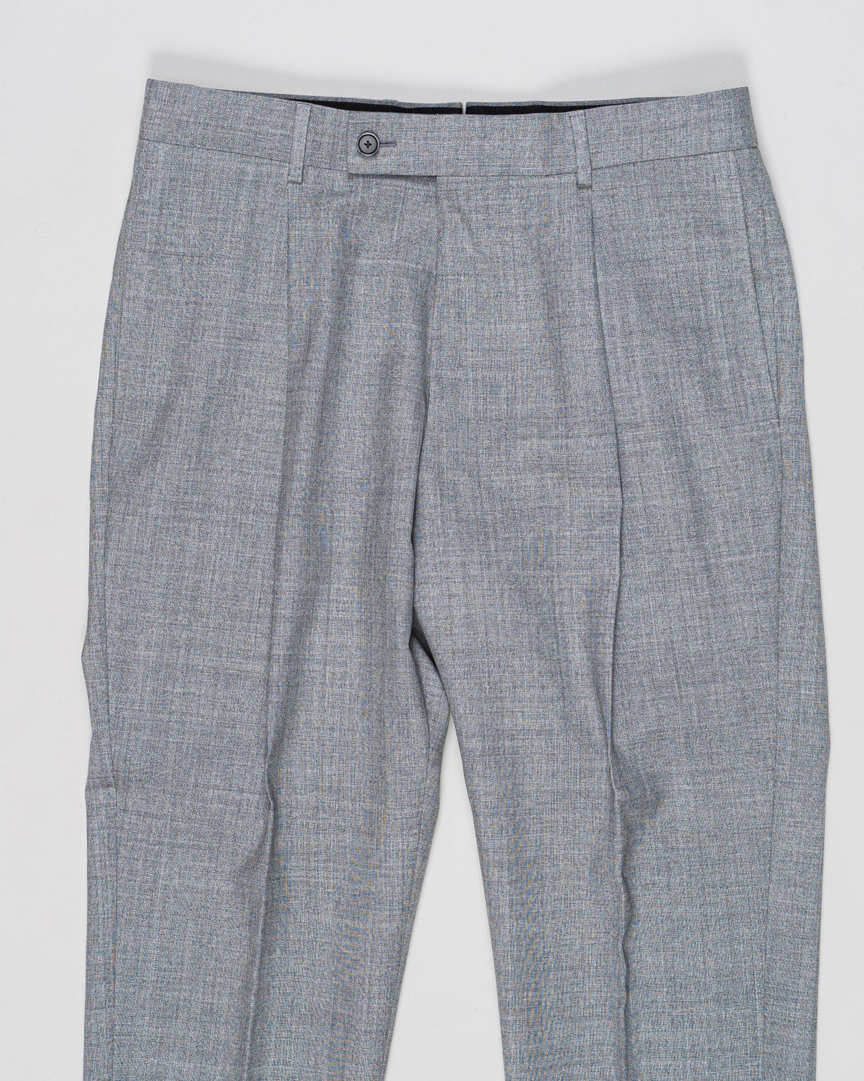 Belt loops
Single pleat
Slanted side pockets
Welted back pockets with buttons
Composition: 100% Wool
Article: PE0595
Model: C518AZ
Color: 0250 / Light Grey
Made in Italy
Caruso Wool Trousers / Light Grey