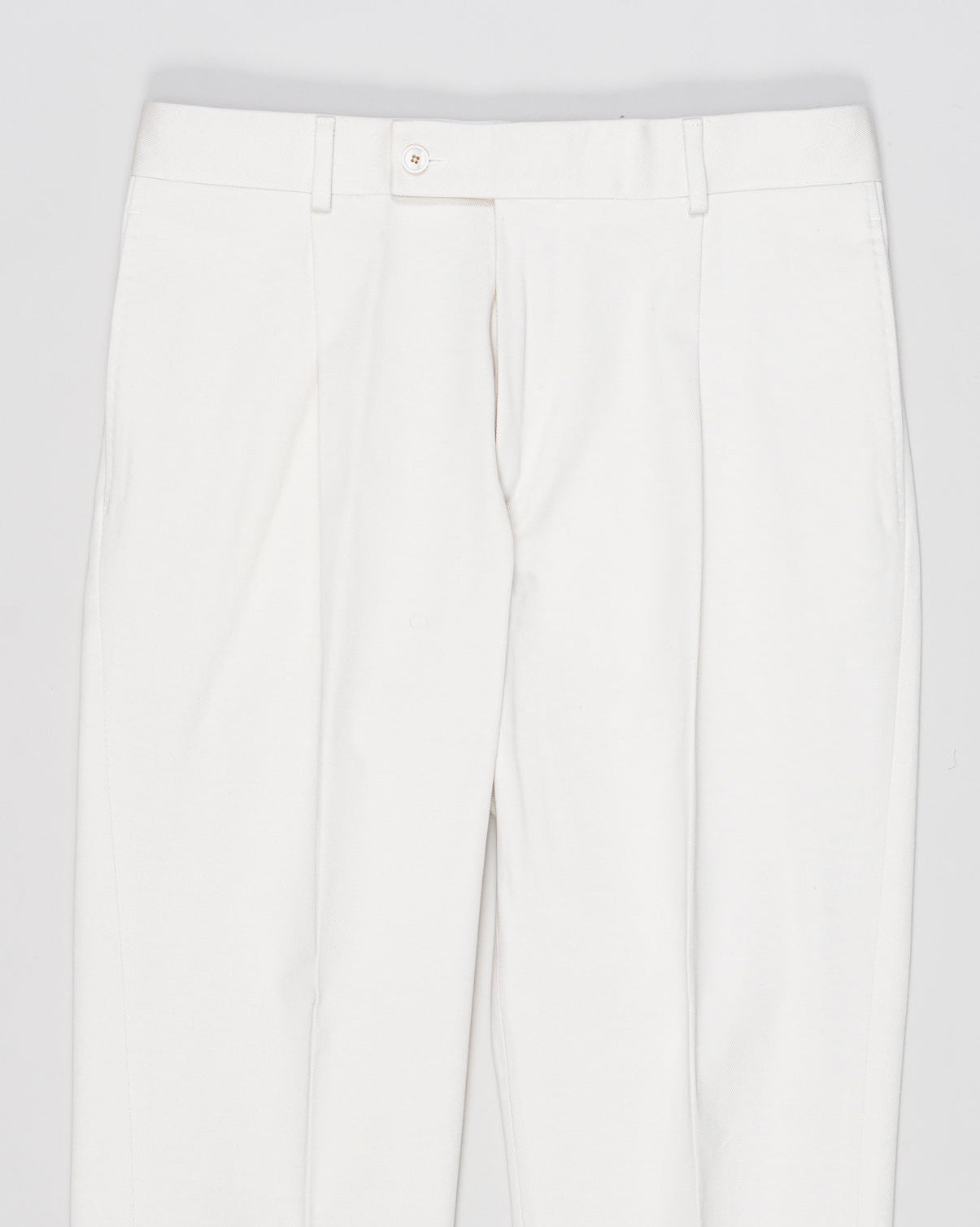 Belt loops
Single pleat
Slanted side pockets
Welted back pockets with buttons
Composition: 98% Cotton 2% Elastan
Article: 509563
Model: C518AZH
Color: 0590 / Off White
Made in Italy
Caruso Cotton Twill Trousers / Off White