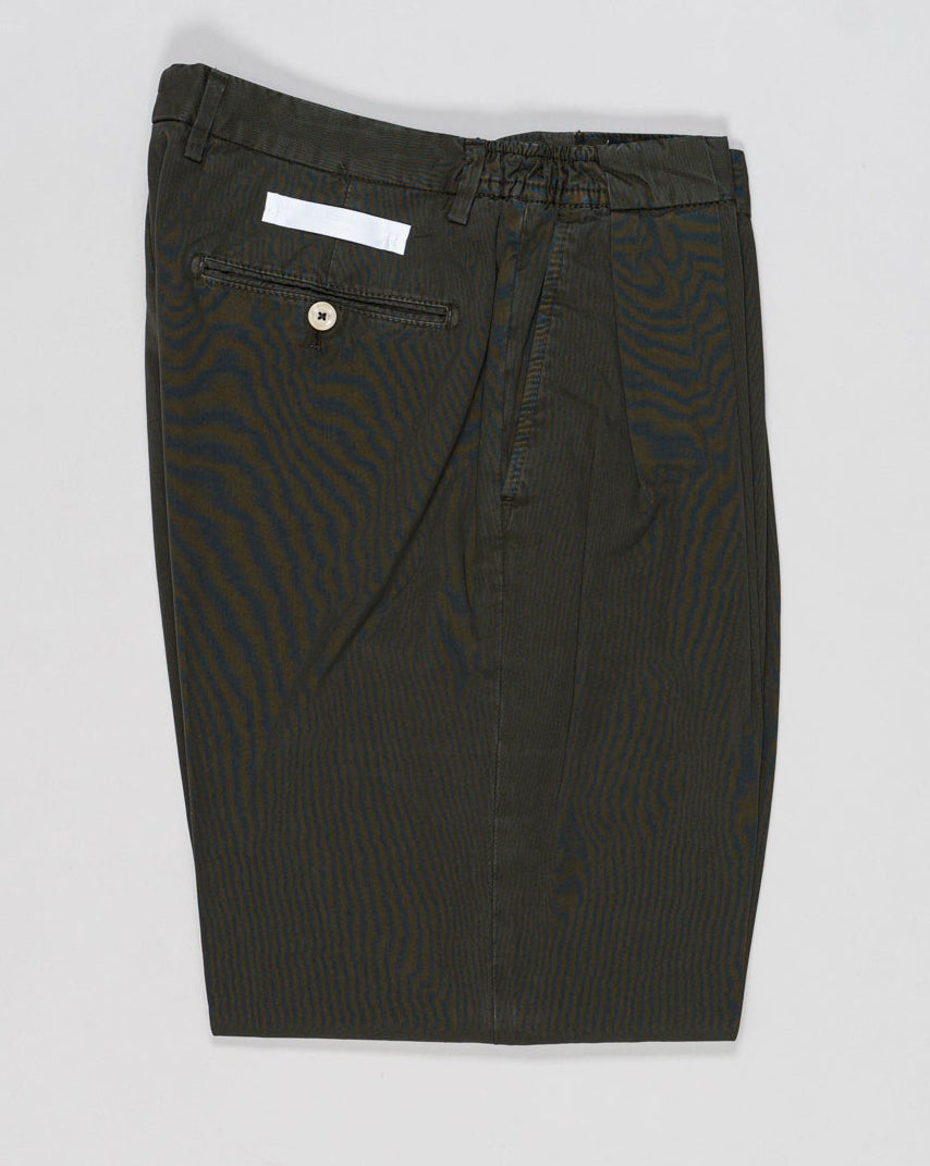 Article: 300519
Model: Portobellod
Color: Dark Green / 582
Composition: 100% Cotton
Lining: 100% Cotton
Belt loops
Slanted side pockets
Made in Naples, Italy Briglia Portobello Cotton Trousers / Dark Green