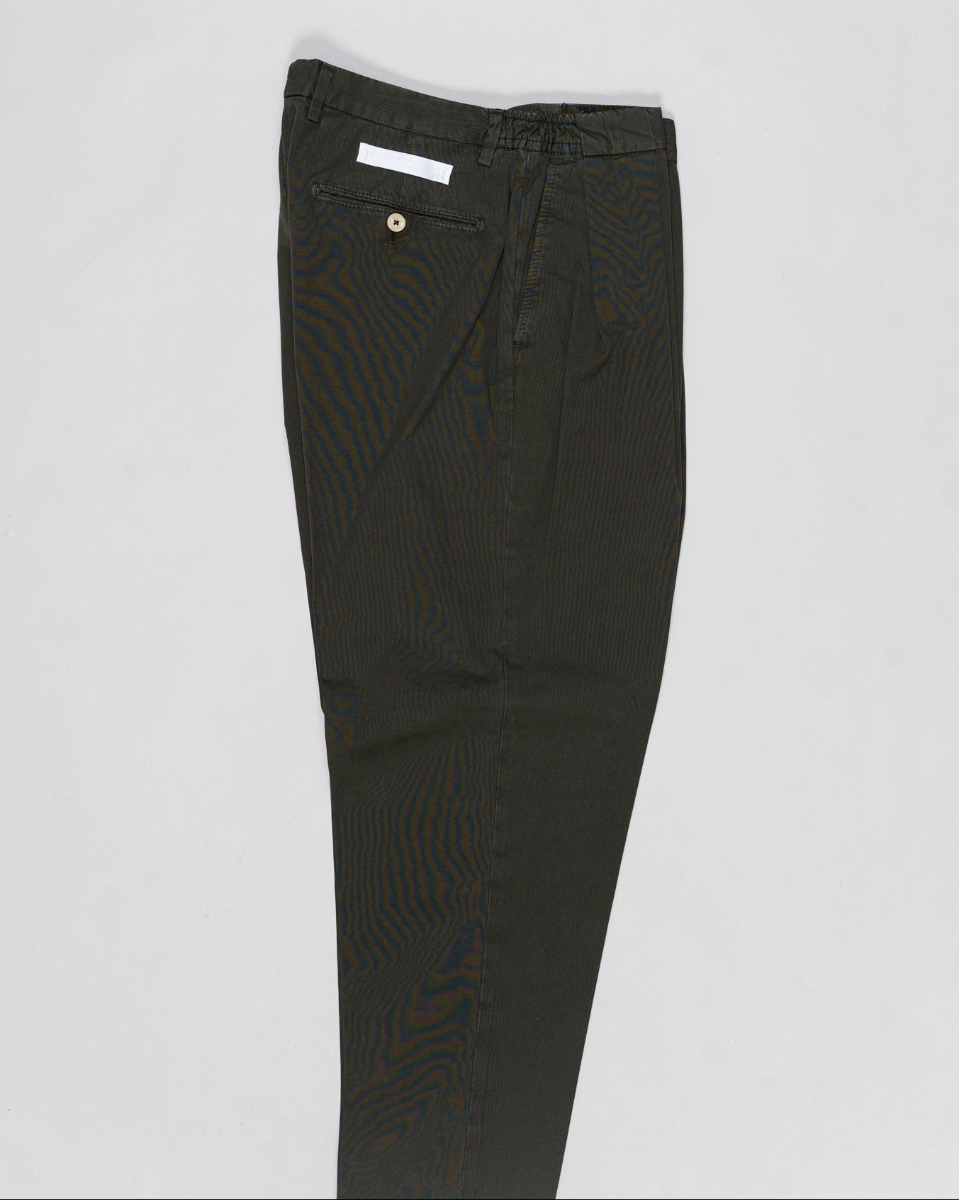 Article: 300519
Model: Portobellod
Color: Dark Green / 582
Composition: 100% Cotton
Lining: 100% Cotton
Belt loops
Slanted side pockets
Made in Naples, Italy Briglia Portobello Cotton Trousers / Dark Green