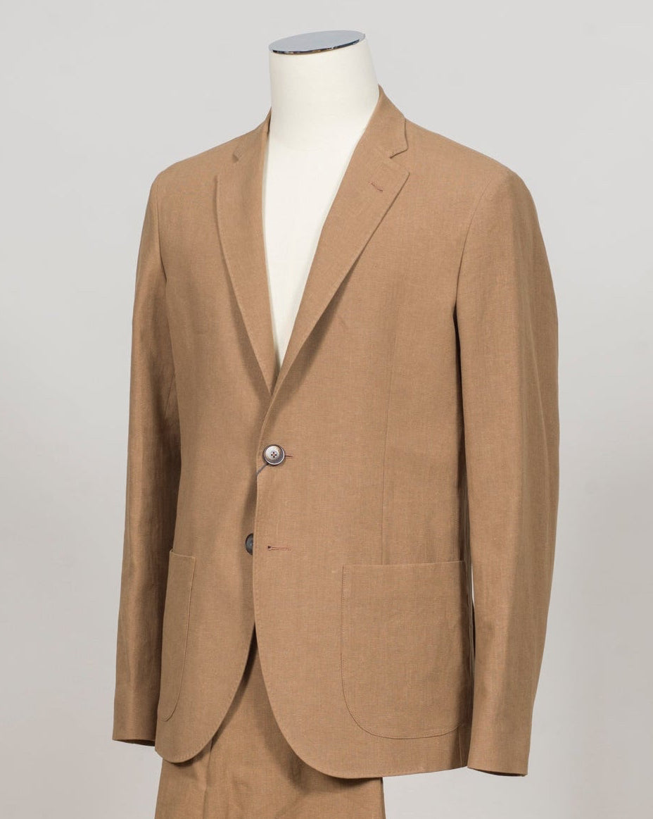 Herno summer blazer Herno Linen & Cotton Jacket / Camel
2 buttons
Unlined
2 patchpockets
Sidevents
Matching trousers available
Composition: 70% Linen 30% Cotton
Article: GA000207U 17147
Color: 2157 / Camel
Made in Italy