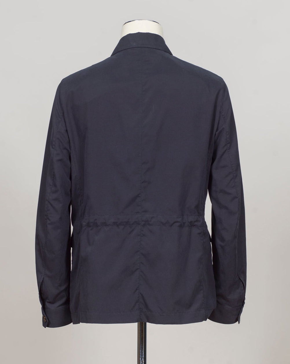 Composition: 87%PL 13%PA
Color: Navy / 89
Article: S10MUC883-349
Two-way zip
Buttons on front
Four pockets in front
Zipped pockets inside
Buttoned cuffs Montecore Technical Jacket / Navy