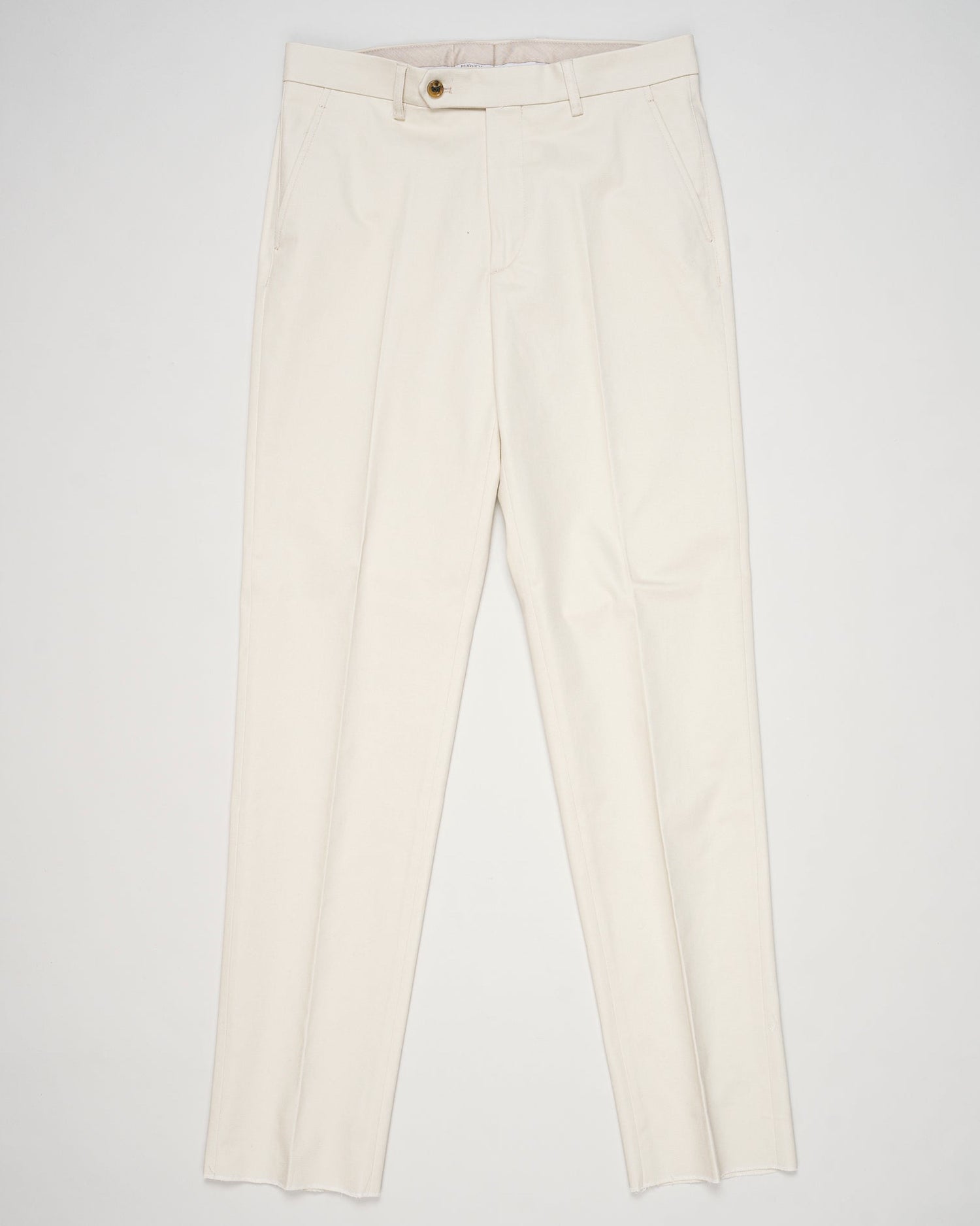Composition: 97% Cotton 3% Elastan
Model: Sauma22
Article: PU19SAUMA22CHINO03
Color: Ecru
Made in Martina Franca, Puglia, Italy Berwich Cotton Chinos / Ecru