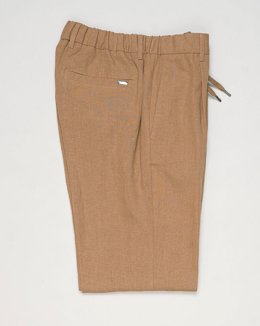 Main fabric: 70% Linen 30% Cotton
Lining: 100% Cotton
Elastic with drawstring waist
Zip and button fastening
Slanted pockets
Welted back pockets
Article: PT000185U 17147
Color: 2157 / Camel Herno Linen & Cotton Trousers / Camel