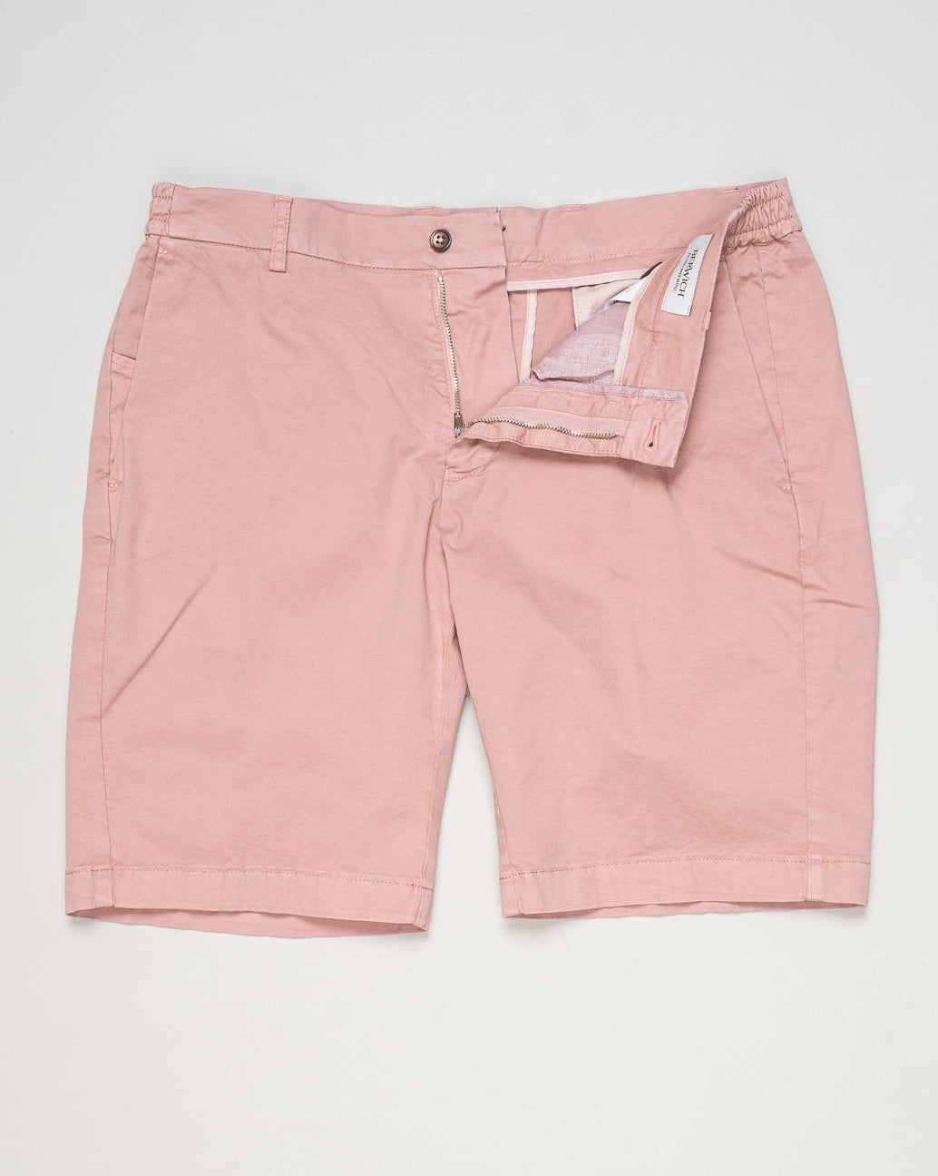 Model: ber_muda elax-GD
Article: ts0001x
Composition: 98% Cotton, 2% Elastane
Color: Rosa / 475
Made in Martina Franca, Italy Berwich Garment Dyed Cotton Shorts / Rosa