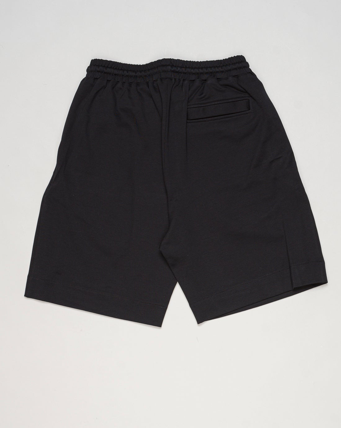 Art. 76127/81002
Col. 099 Black
100% Cotton
Made in Italy Gran Sasso Drawstring Jersey Shorts / Black