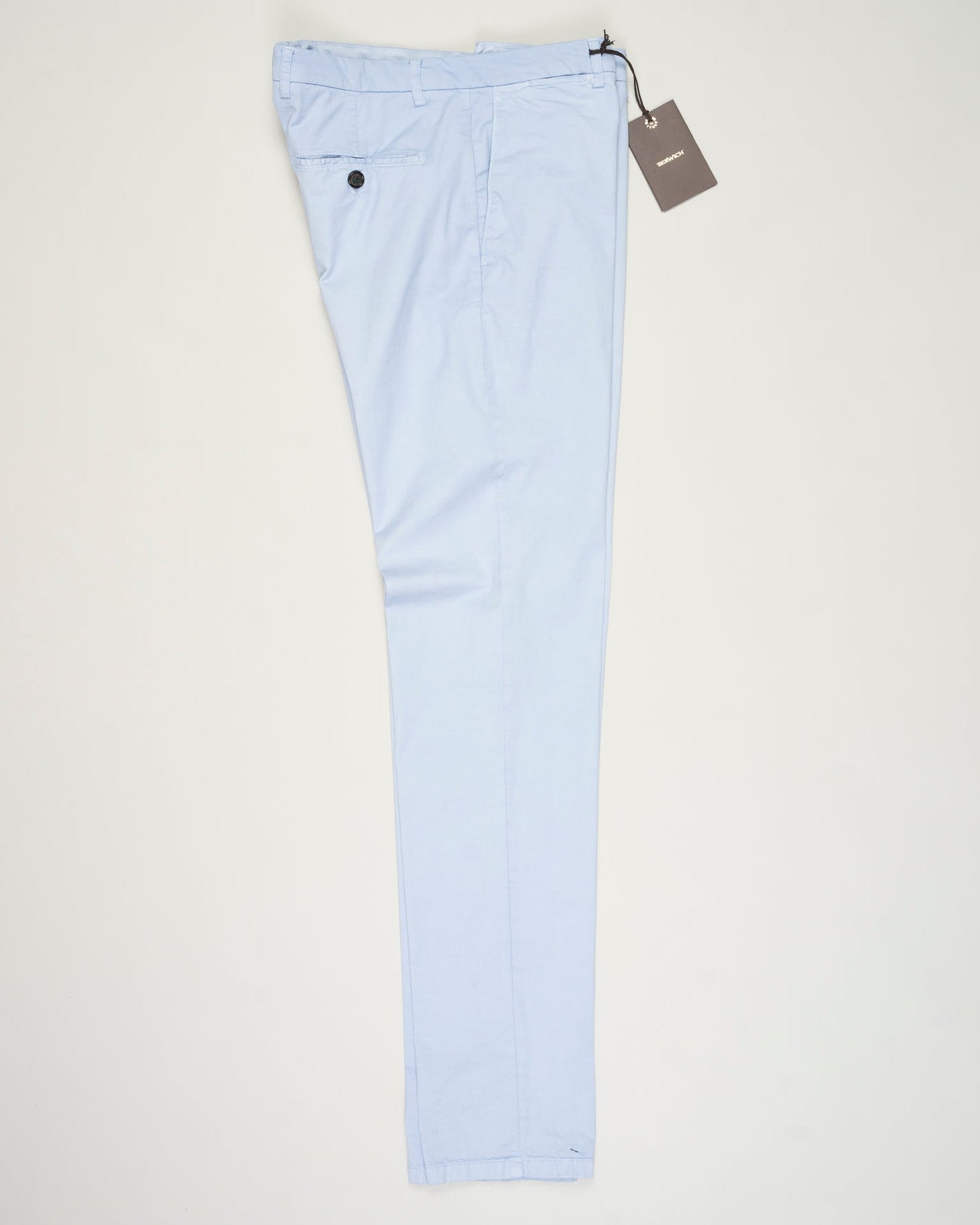 Flat front
Garment Dyed
Front pockets: slanted
Back pocket left: welt, right: welt with button
Hemming: plain (chinos)
Article: ts0001x
Color: LT Azzurro 75
Model: vulcano23-GD
Composition: 98% Cotton 2%Elastan
Made in Martina Franca, Italy Berwich Garment Dyed Cotton Chinos / Light Azzurro