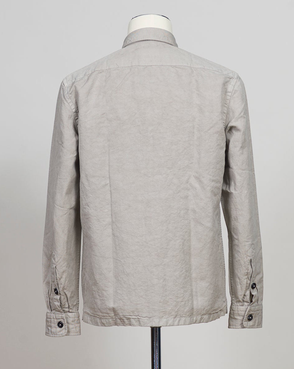 3 patch pockets in front
Straight hem
Fit. Regular
Back length 74cm in size M
60% linen, 40% cotton
Garment dyed fabric
Art. TC 163
Mod. B138/TC
Color: S06 Greige
Made in Egypt Ghirardelli Overshirt / Greige