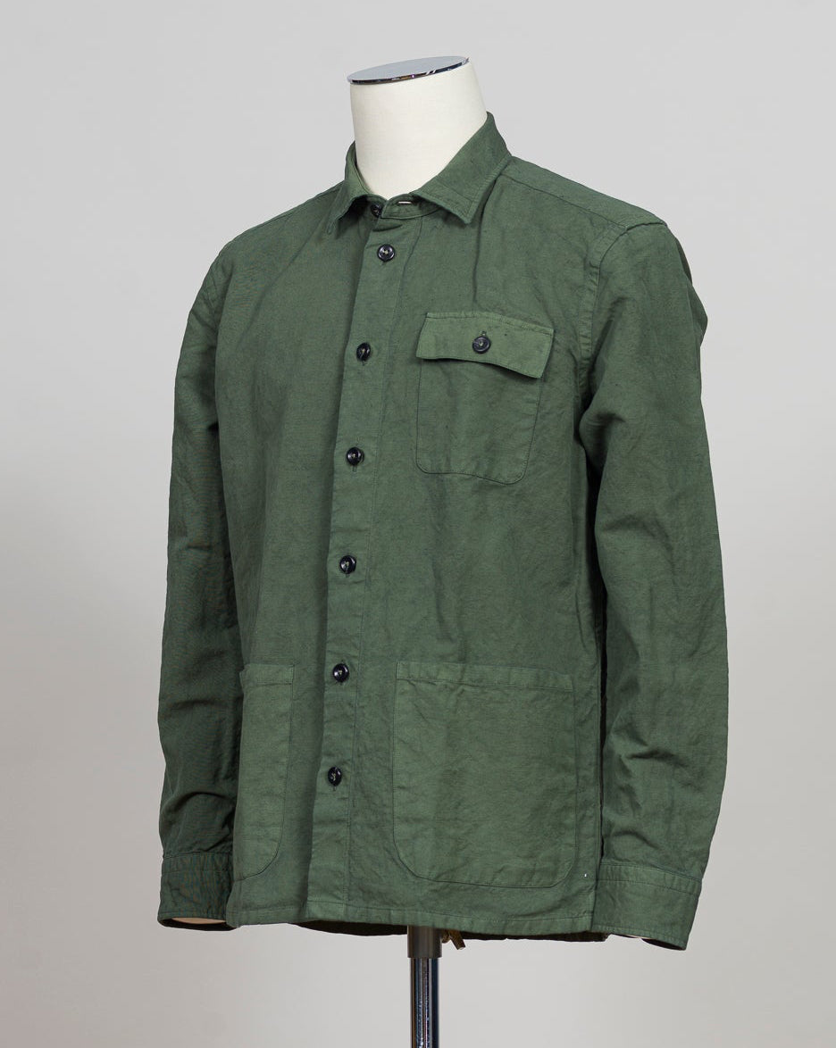 3 patch pockets in front
Straight hem
Fit. Regular
Back length 74cm in size M
60% linen, 40% cotton
Garment dyed fabric
Art. TC 163
Mod. B138/TC
Color: 244 Army Green
Made in Egypt Ghirardelli Overshirt / Army Green