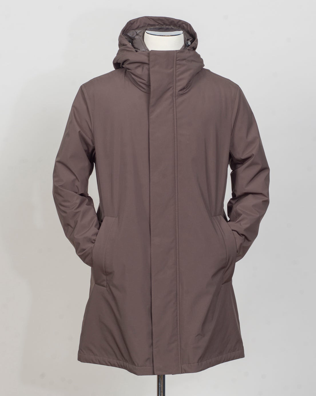 Outer fabric: 79% Polyester 21% Elastane
Lining: 100% Polyamide
Filling: 90% Down 10% Feathers
Color: Olive Green / 39
Article: F09MUCX512
Snap buttons Montecore Down Parka / Olive Green