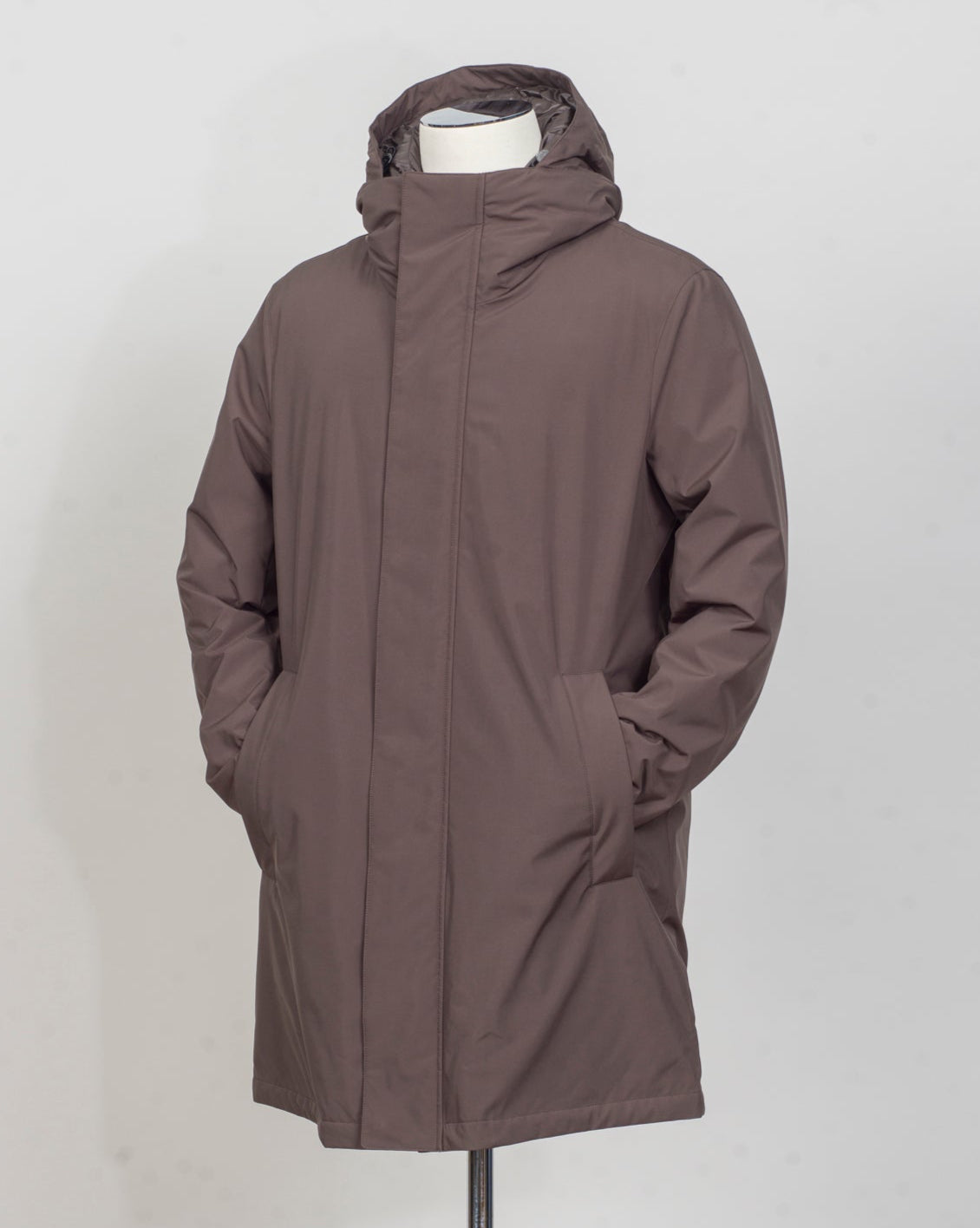 Outer fabric: 79% Polyester 21% Elastane
Lining: 100% Polyamide
Filling: 90% Down 10% Feathers
Color: Olive Green / 39
Article: F09MUCX512
Snap buttons Montecore Down Parka / Olive Green