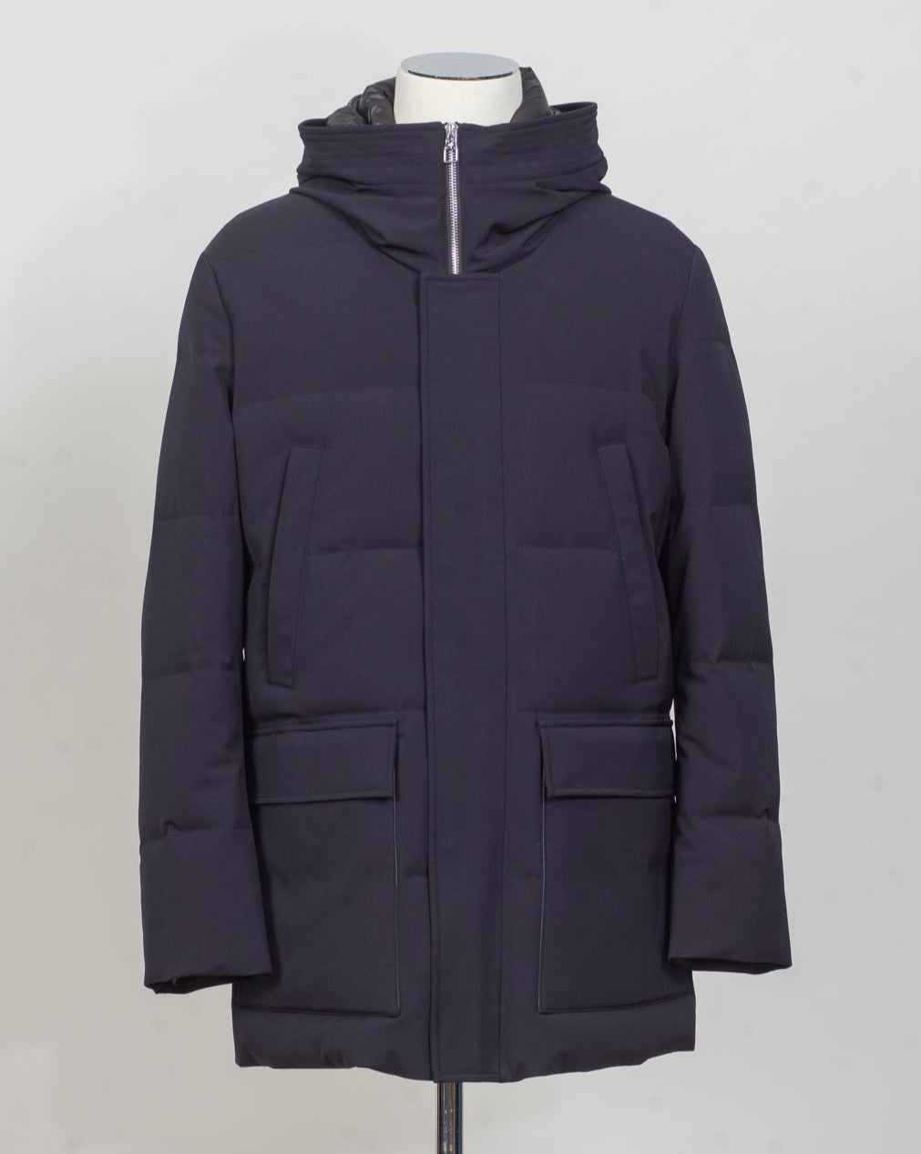 Outer fabric: 91% Polyester 9% Elastane
Lining: 100% Polyamide
Filling: 90% Down 10% Feathers
Color: Navy / 89
Article: F09MUCX738
Snap buttons Montecore Hooded Down Coat / Navy