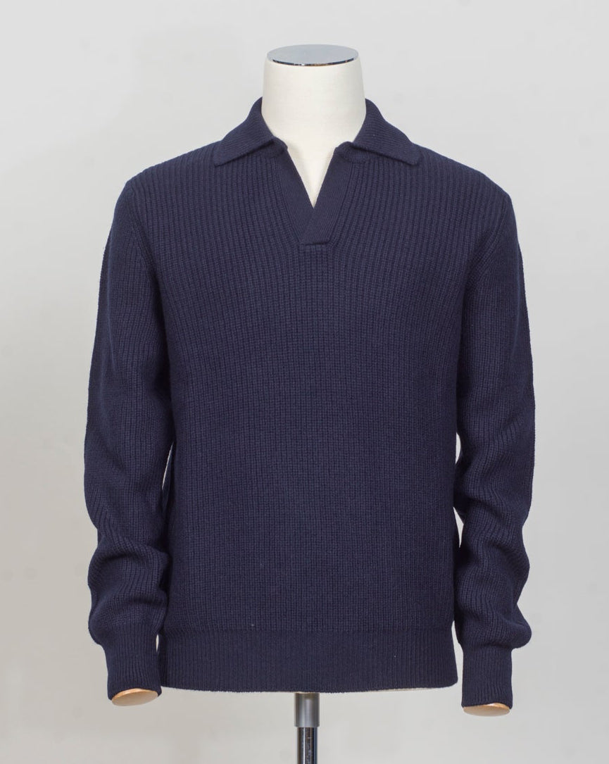 Gran Sasso Ribbed Polo Knit
Art. 23163/25067
Col 598 Navy
Composition 100% wool
Made in Italy