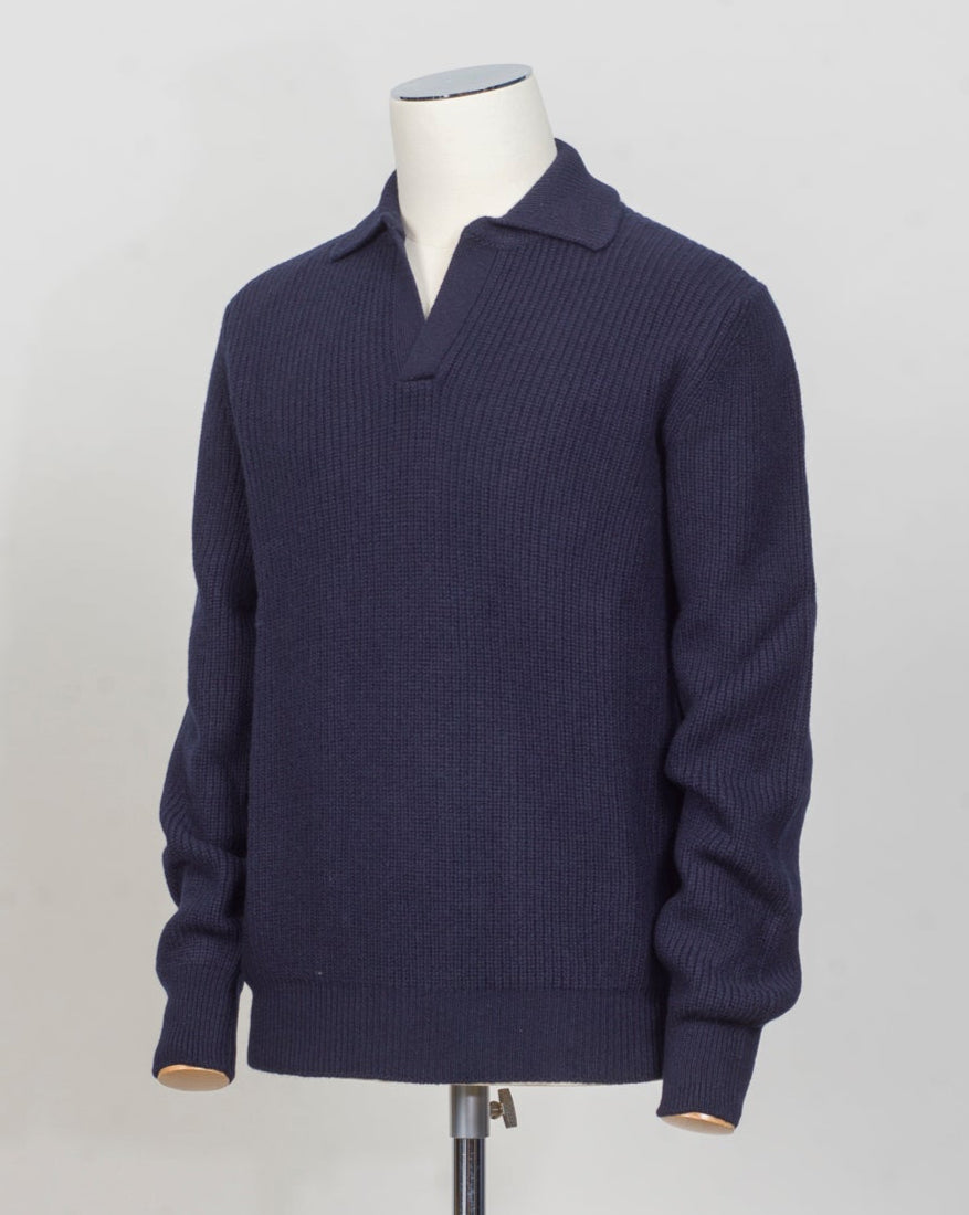 Gran Sasso Ribbed Polo Knit
Art. 23163/25067
Col 598 Navy
Composition 100% wool
Made in Italy