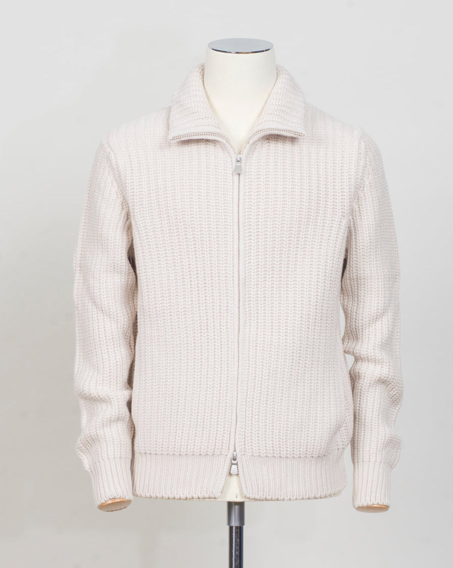 Article: 10155 / 19643
Color: 113 / Natural White
Composition: 80%wo 10%ws 10%vi
Made in Italy Gran Sasso Heavy Ribbed Full-Zip Jacket / Natural White