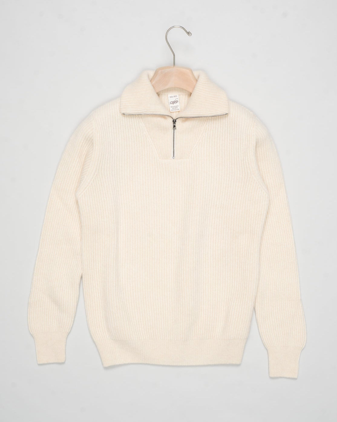 G.R.P. Firenze Ribbed Crewneck Knit
Col. Ecru
Composition 90% wool 10% cashmere
Made in Italy G.R.P. Firenze Ribbed Half-Zip Knit / Ecru