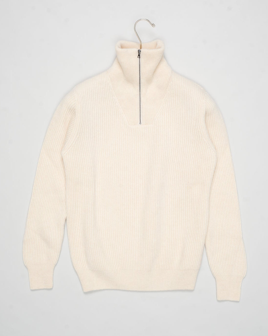 G.R.P. Firenze Ribbed Crewneck Knit
Col. Ecru
Composition 90% wool 10% cashmere
Made in Italy G.R.P. Firenze Ribbed Half-Zip Knit / Ecru