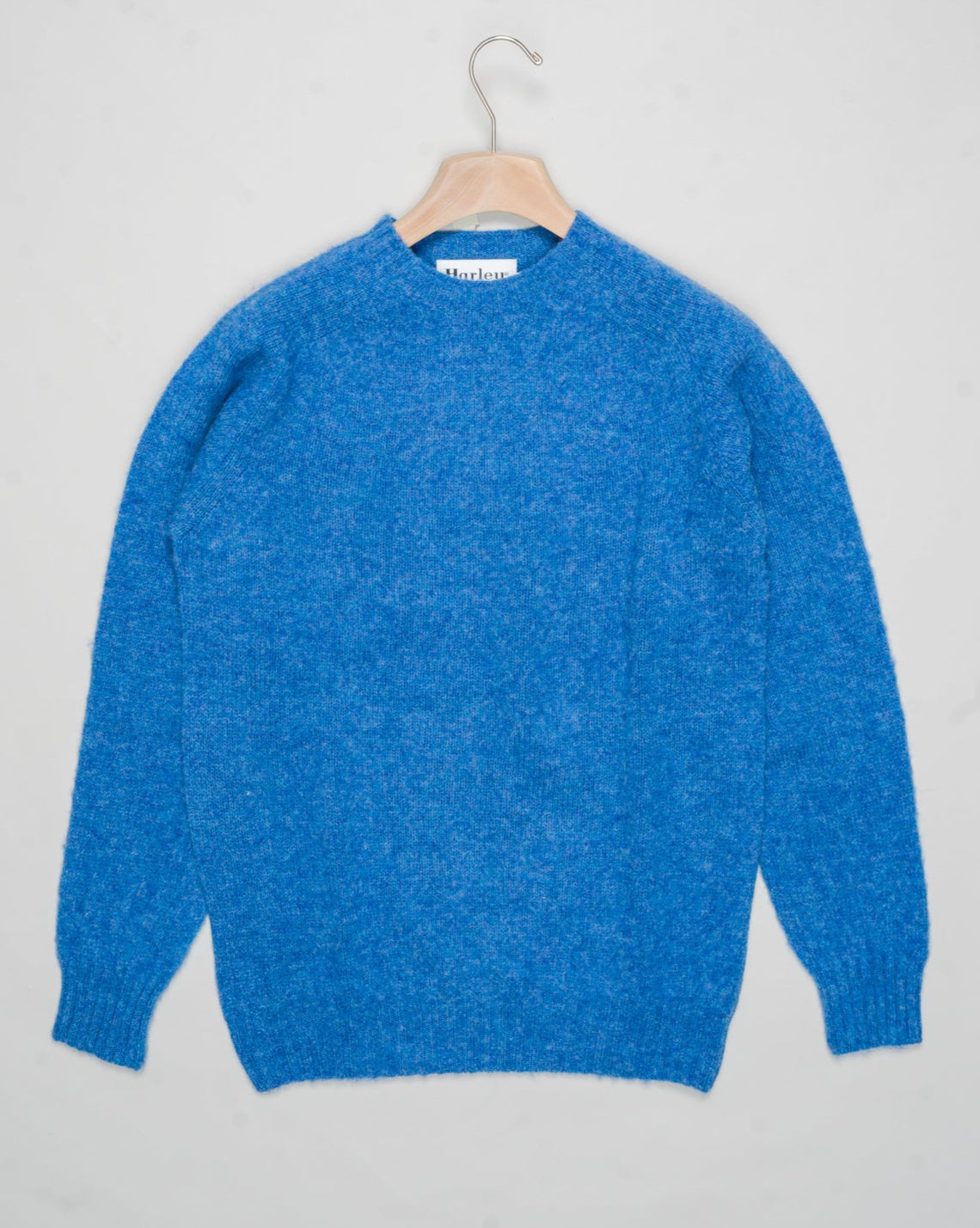 Composition: 100% Pure new wool
Article: 3834/7 Shaggy
Color: Cobalt / Bright blue
Made in Scotland Harley of Scotland Shaggy Crew Neck / Cobalt