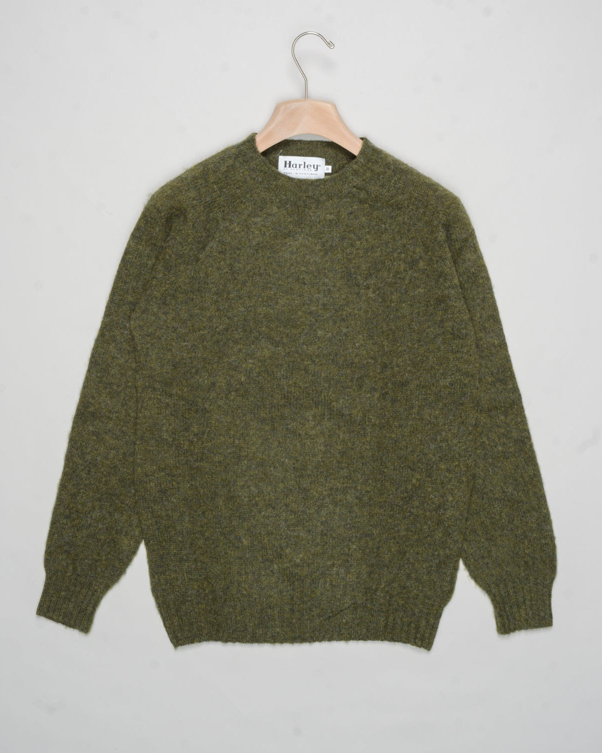 Composition: 100% Pure new wool
Article: 3834/7 Shaggy
Color: Scots Pine / Green
Made in Scotland Harley of Scotland Shaggy Crew Neck / Scots Pine