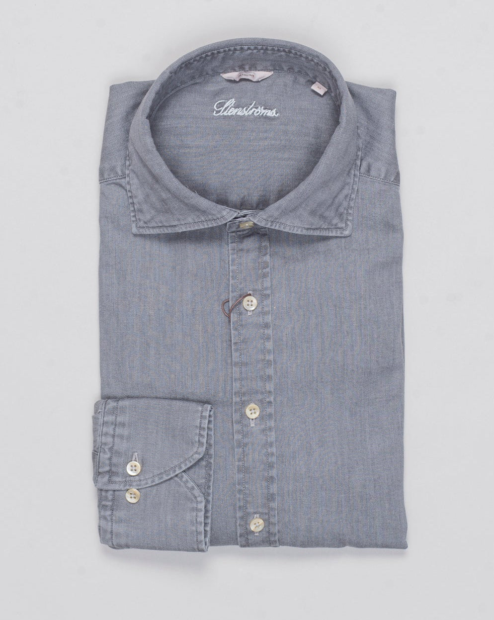 Slimline
Cut away collar
Single cuff
Mother of Pearl buttons
Composition: 98% Cotton 2% Elastan
Article: 7749217995
Color: 330 / Grey Stenströms Casual Denim Stretch Shirt / Grey
