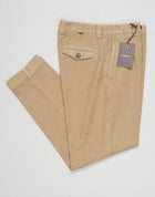 Model: Chiaiaff long-GD
Flat front
Front pockets: slanted
Back pocket left: welted right: with flap
Hemming: plain (chinos)
Article: dv2000x
Color: 3830 / Beige
Composition: 97% Cotton 3% Elastan
Made in Martina Franca, Italy Berwich Garment Dyed Chiaia Cotton Chinos / Beige