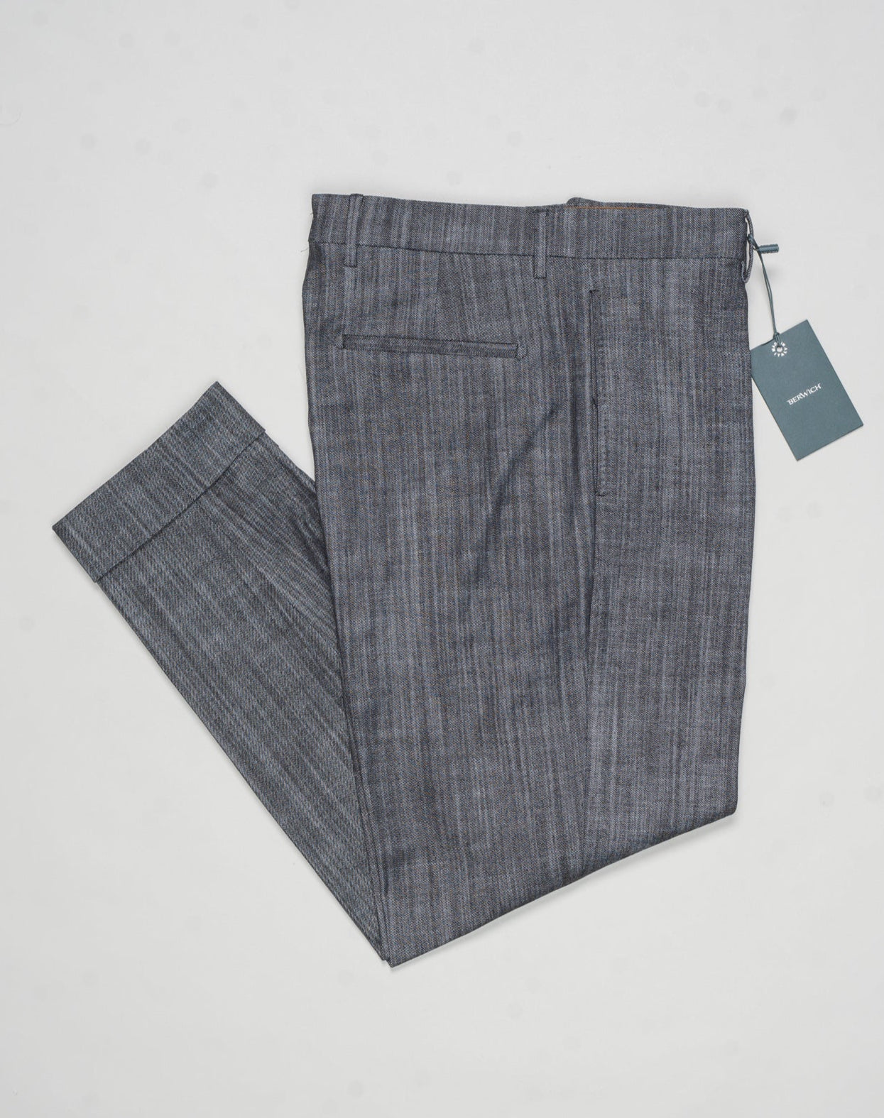 Model: Chiaia long
Single pleat
Front pockets: seam
Back pockets: welted
Hemming: 5cm turn ups
Article: UBULL01
Color: Black / Denim look
Composition: 70% Cotton 27% Polyester 3% Elastan
Made in Martina Franca, Italy Berwich Bull Cotton Trousers / Black