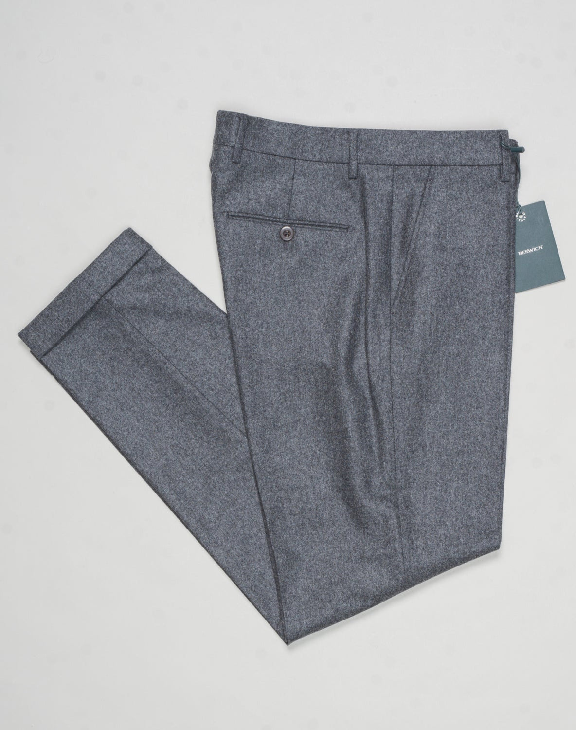 Model: Sauma20
Flat front
Front pockets: slanted
Back pockets: with button
Belt loops
3,5cm turn ups
Article: vb1504
Color: Grey(dk)
Composition: 100% virgin wool natural stretch
Made in Martina Franca, Italy Berwich VBC Flannel Trousers / Grey