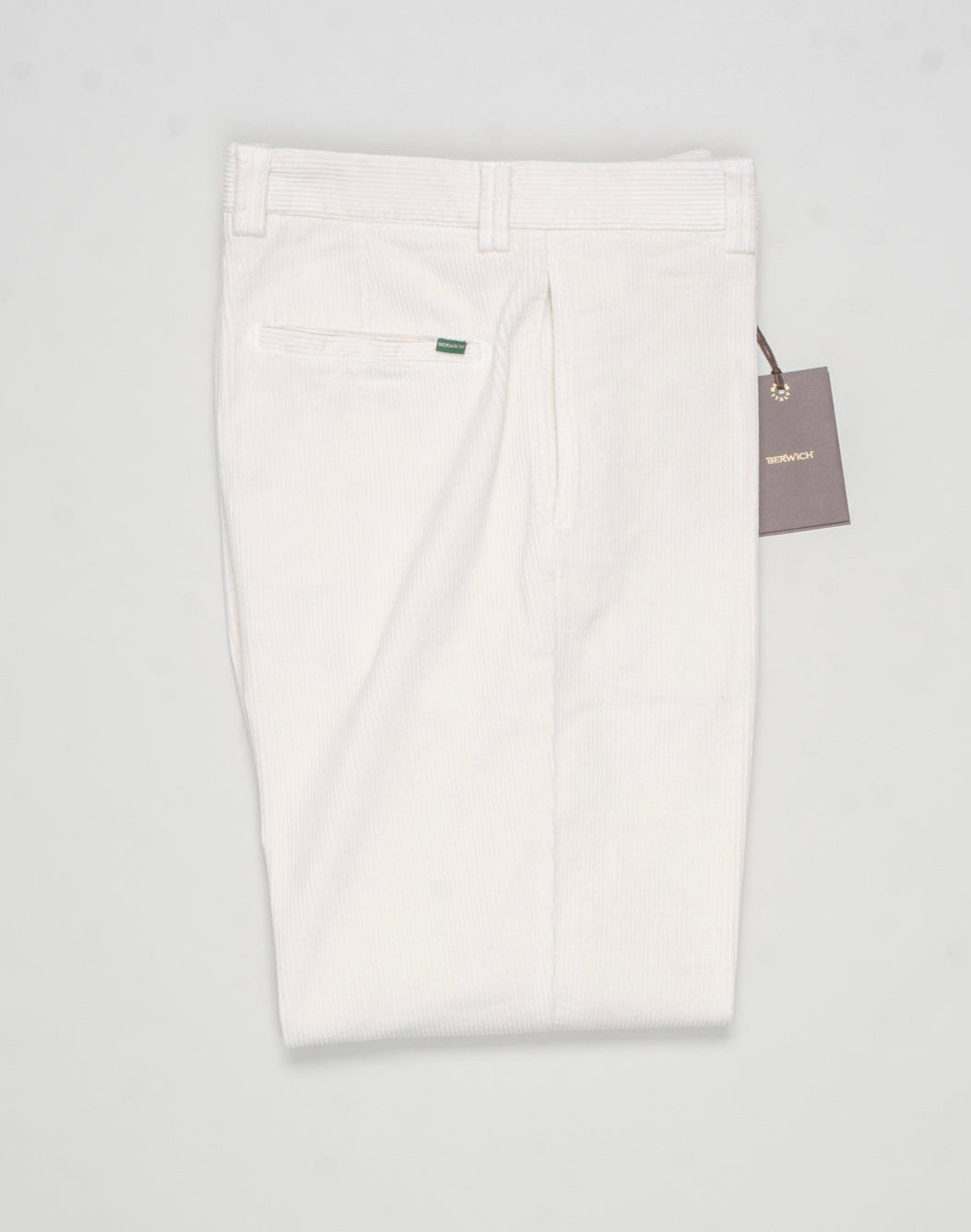 Garment dyed
Model: Chiaia long
Single pleat
Front pockets: seam
Back pockets: welted
Hemming: 5cm turn ups
Article: dv0500x
Color: Latte
Composition: 98% Cotton 2% Elastan
Made in Martina Franca, Italy Berwich Garment Dyed Corduroy Trousers / Latte