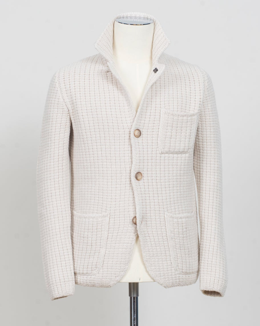 Gran Sasso Heavy Knitted Jacket
Article: 10166 / 25073
Color: 054 / Light Beige
Composition: 100% Virgin Wool
Made in Italy