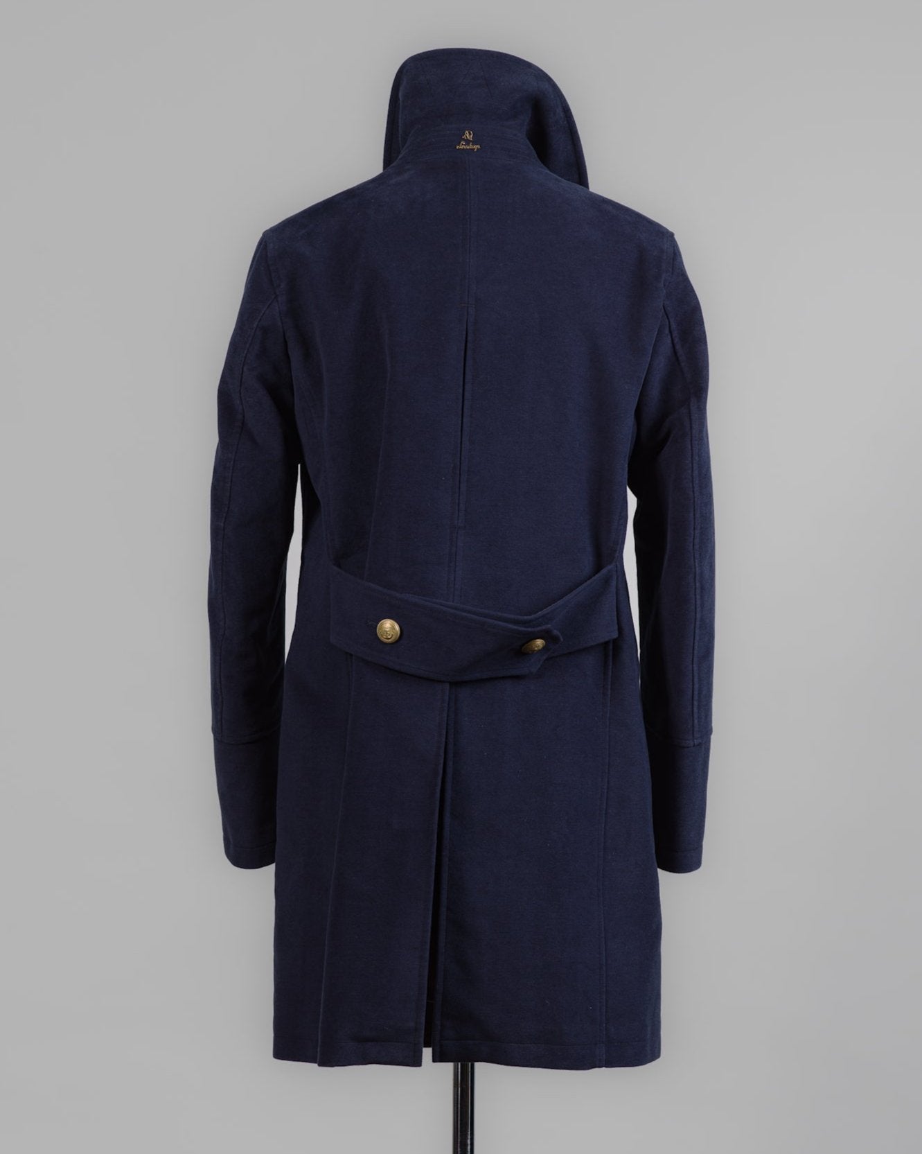 Back Length 98cm (Size 50)
Composition: 100% Cotton
Model: 41052 Giaccone Maestrale
Article: 96136
Color: 01 / Navy
Made in Italy Sealup Moleskin Peacoat / Navy
