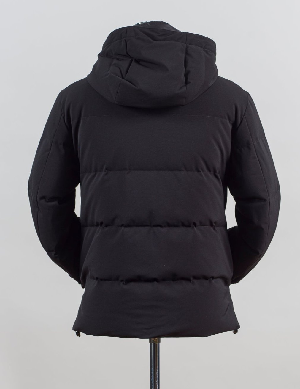 Article: F07MUCX742
Color: Black / 99
Down insulated (Duck / 90% down, 10% feathers)
Outer fabric: 91% Polyester 9% Elastan
Lining: 100% pa (Nylon)
2 slanted pockets Montecore Hooded Down Jacket / Black
