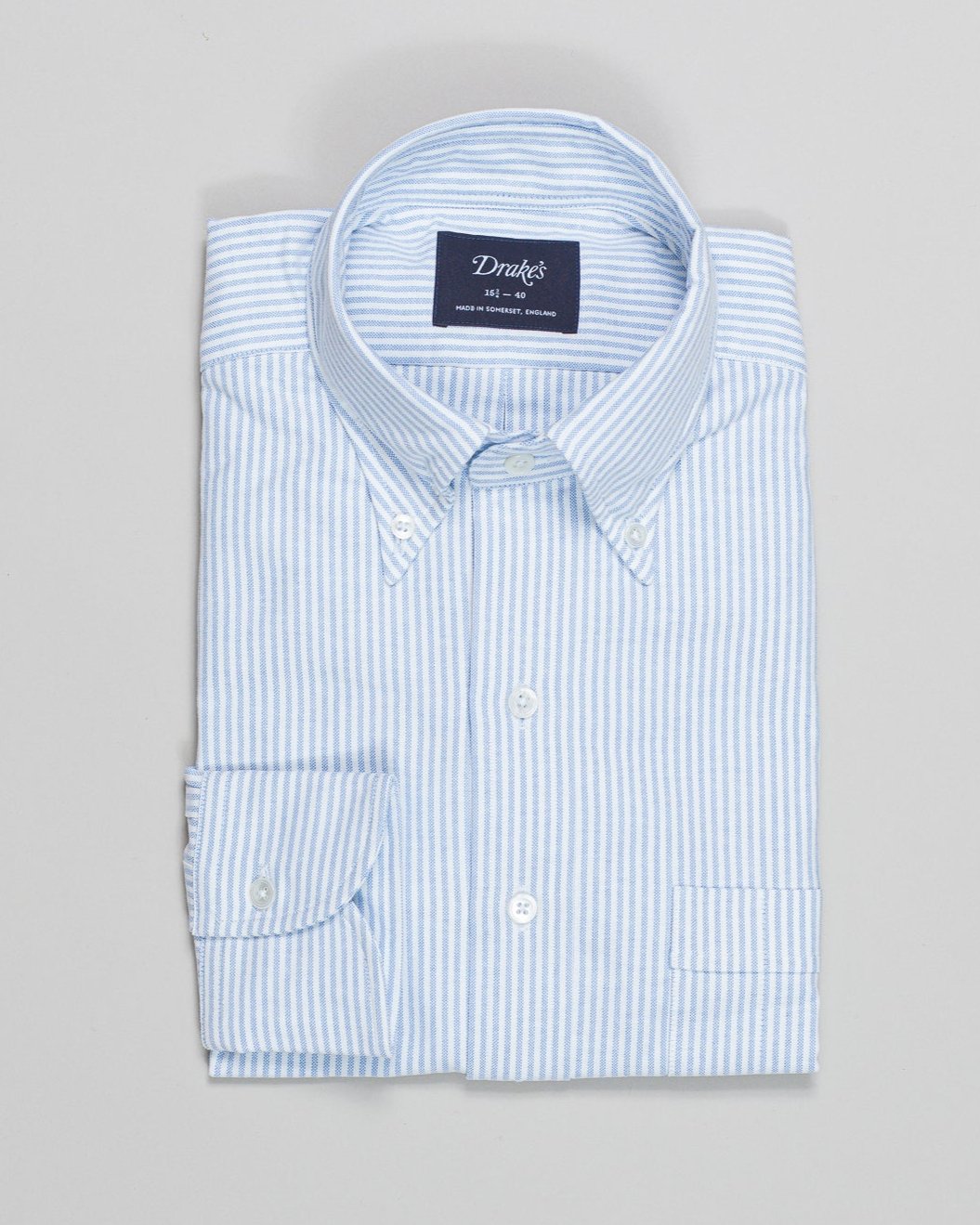 Light Blue Ticking Stripe Oxford shirt with button-down collar. Classic and very versatile shirt for casual dressed up days. You can wear it with a tie but it sure is at it's best without one. A stable for every mans wardrobe.
100% Cotton. Handcrafted in Somerset, UK.
Regular Fit
Button-down collar with soft feel
Box pleat
Single round one button cuff
Point pocket
Mother of Pearl buttons
100% cotton
Made in England