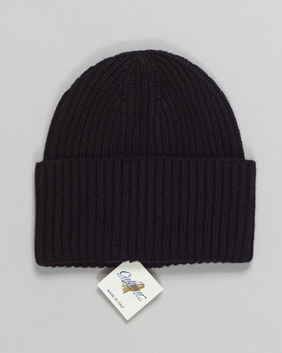 Composition: 100% Cashmere
Article: WVU.083
Color: Black / 20000
Made in Italy Calimar Ribbed Cashmere Beanie / Black