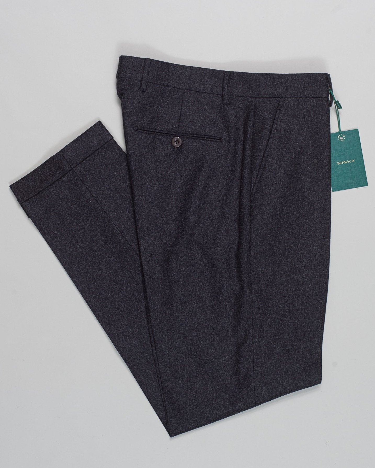 Model: Sauma20
Flat front
Front pockets: slanted
Belt loops
3,5cm turn ups
Article: vb1504
Color: Antracite
Composition: 100% virgin wool natural stretch
Made in Martina Franca, Italy Berwich VBC Flannel Trousers / Antracite